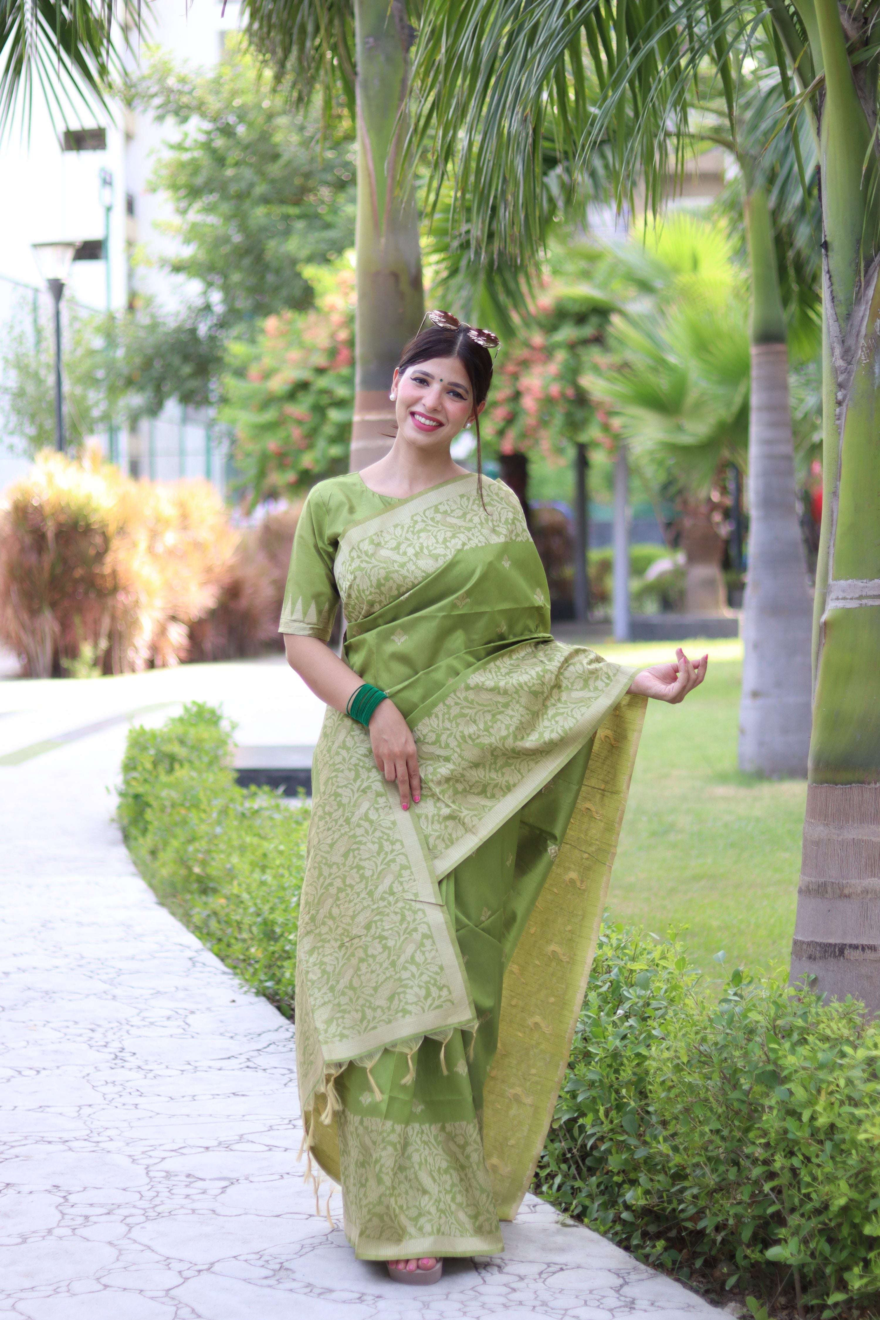 Mehendi Handloom Raw Silk Saree with Weaving Pallu and Blouse