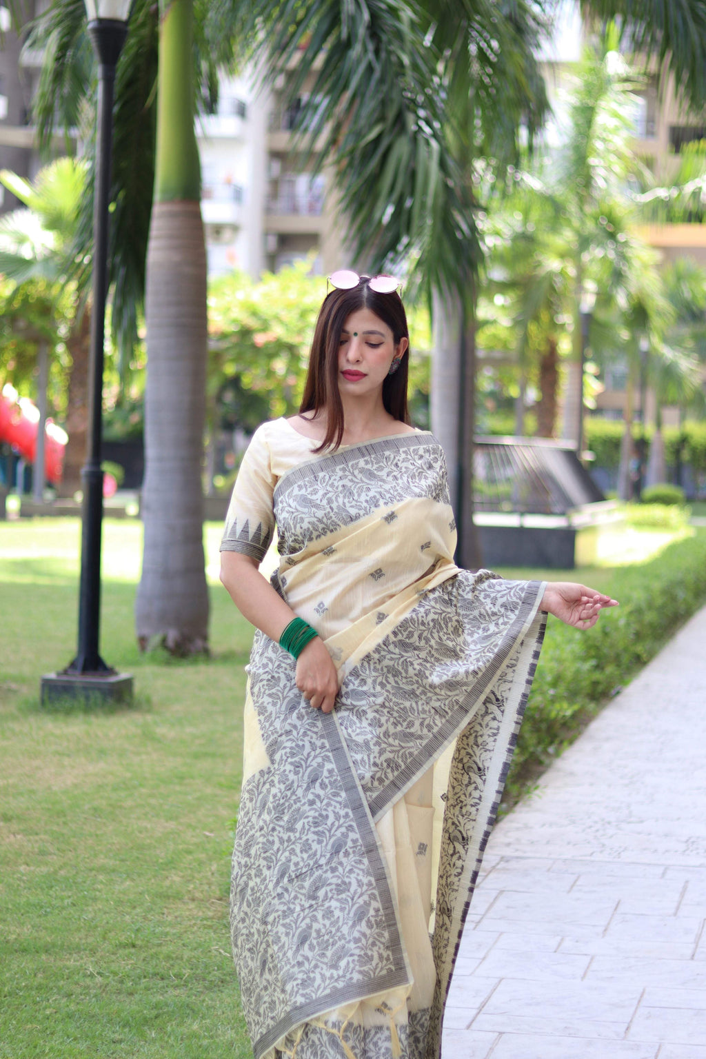 Cream Handloom Raw Silk Saree with Elegant Weaving Pallu