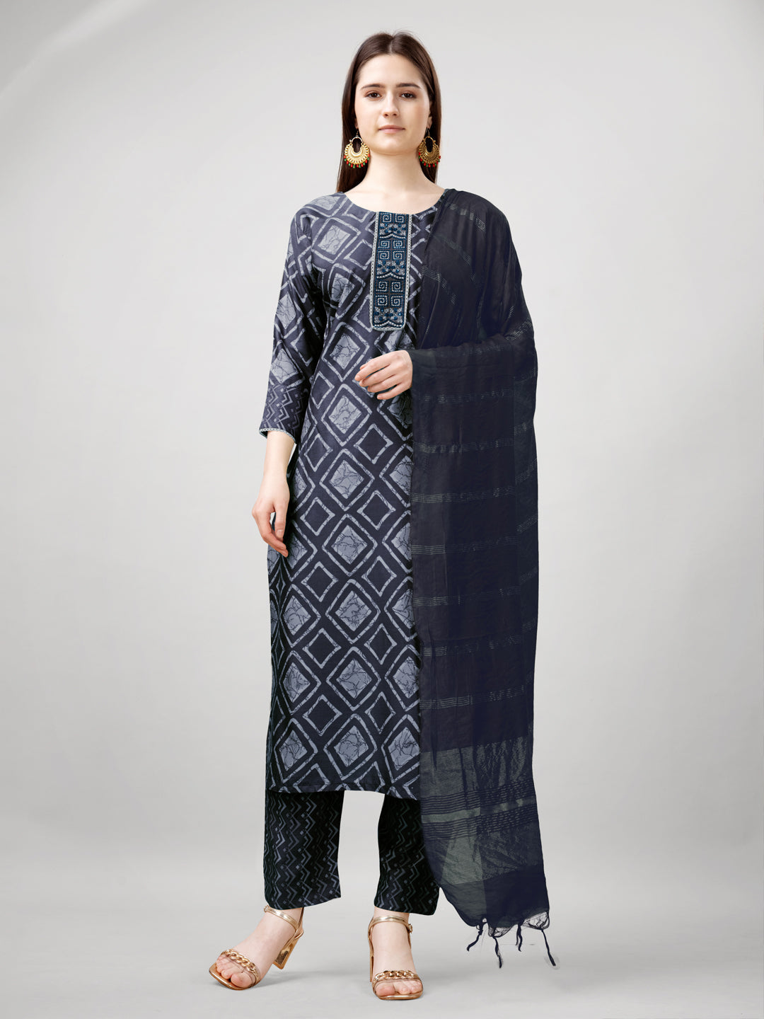 Women's Grey Straight Kurta Set with Embroidery and Print