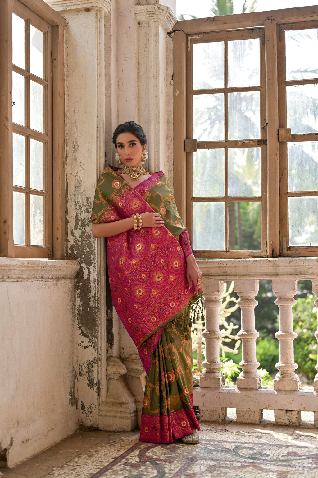 Mehendi Banarasi Silk Zari Woven Saree for Glamorous Events
