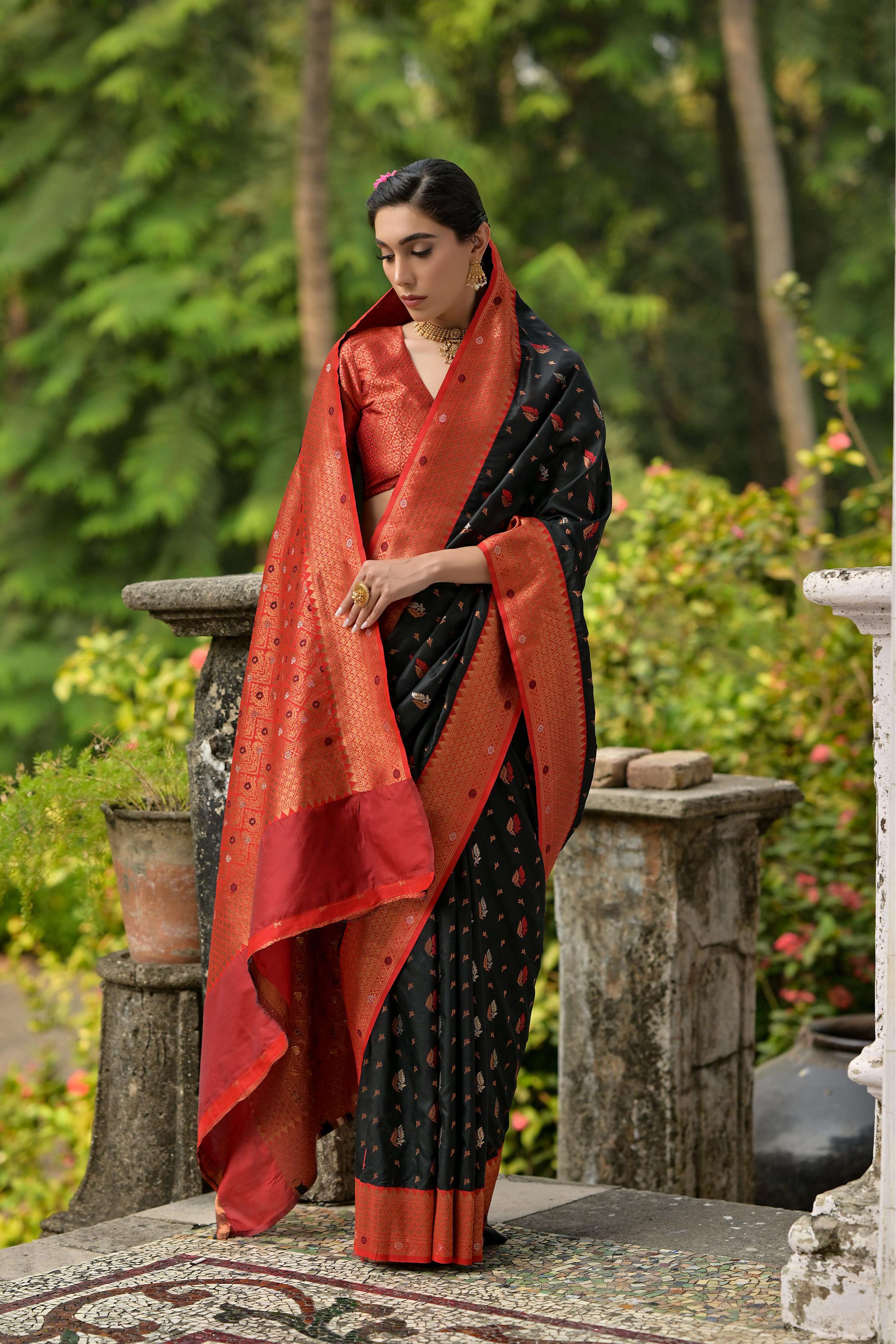 Black Banarasi Silk Traditional Saree with Zari Woven Border