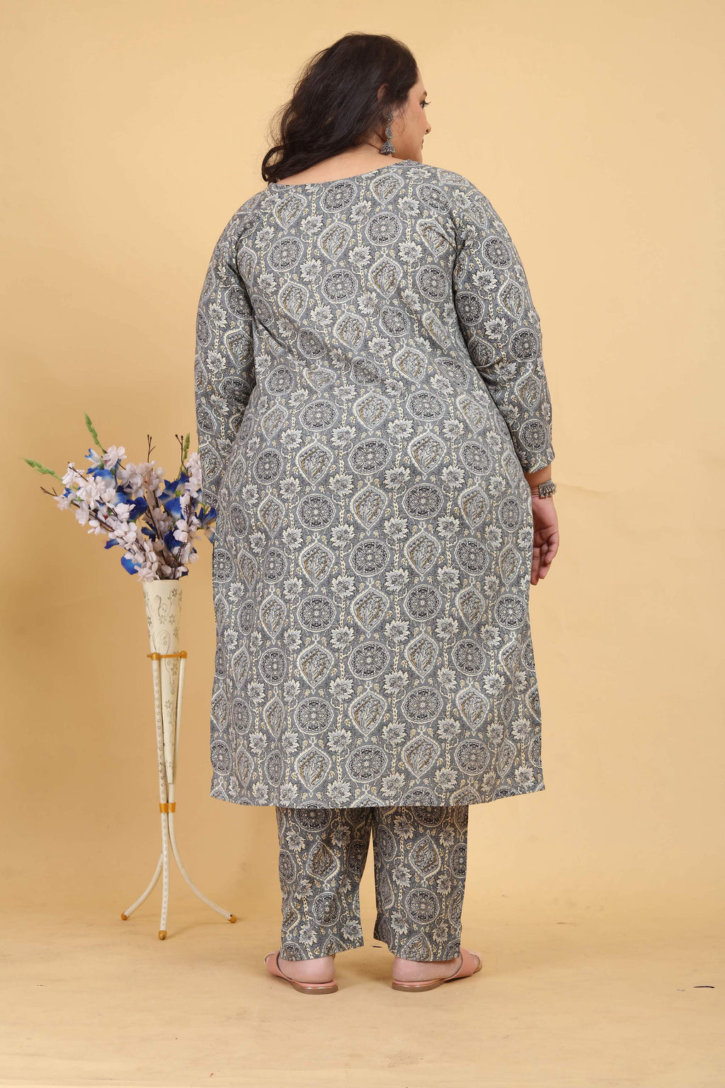 Grey Digital Print Straight Kurta Set with Handwork
