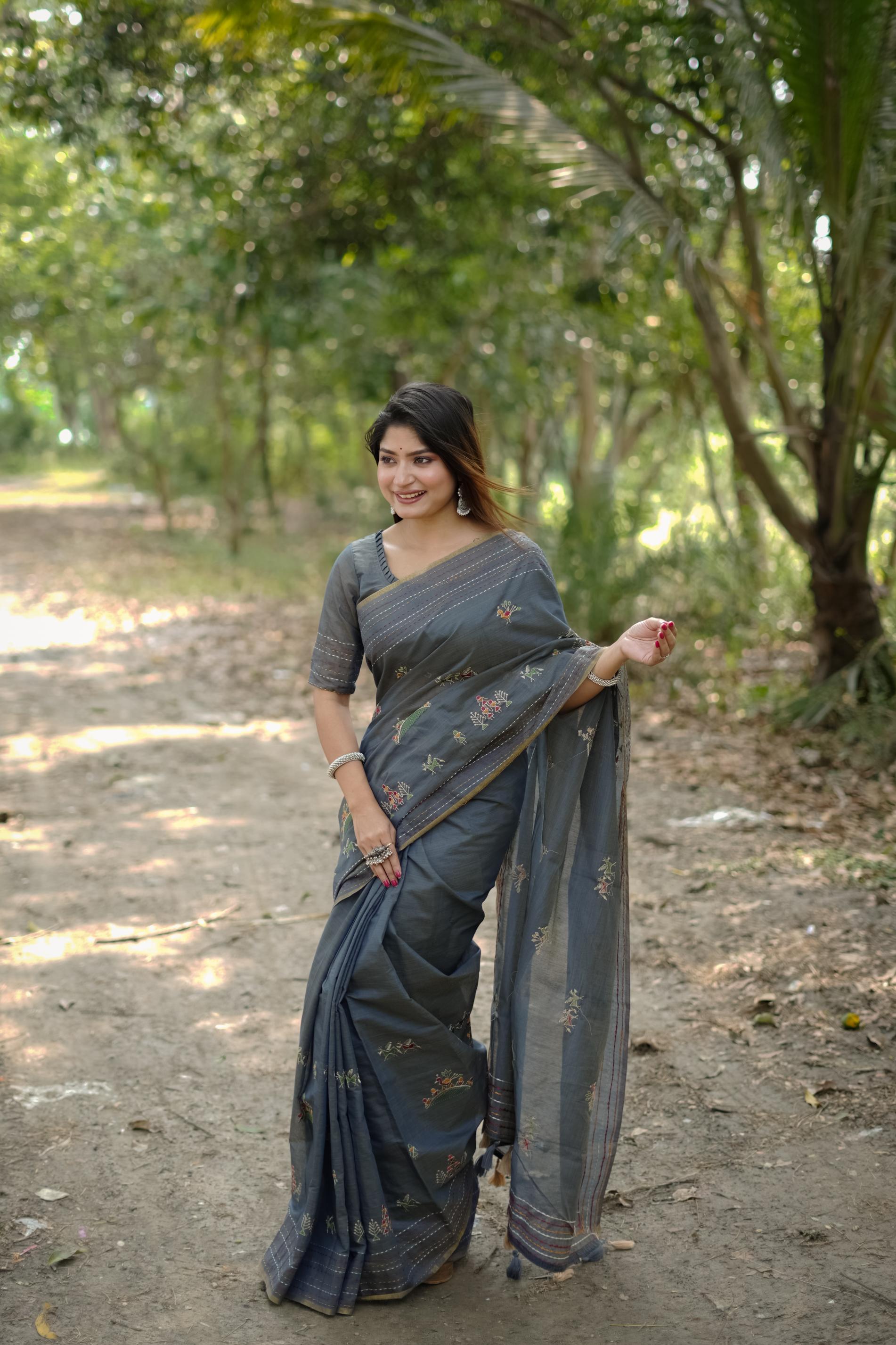 Jyoti Fashion Women's Grey Tussar Silk Traditional Thread Work Designer Saree with Blouse