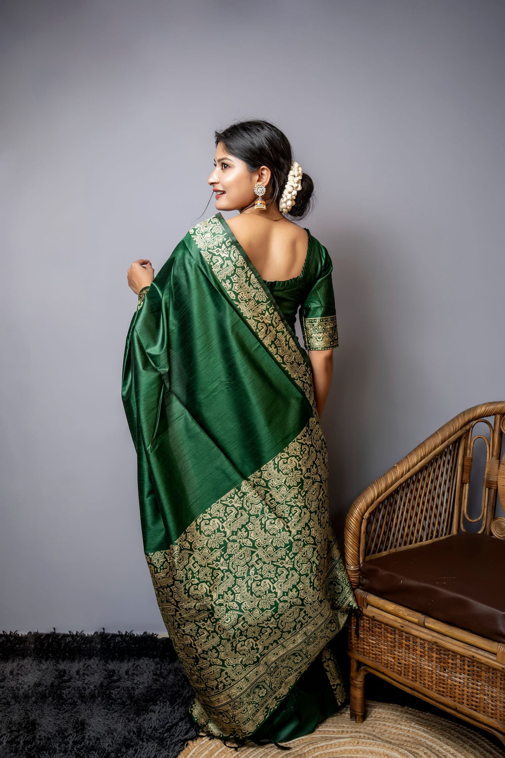 Bottle Green Handloom Raw Silk Weaving Designer Saree