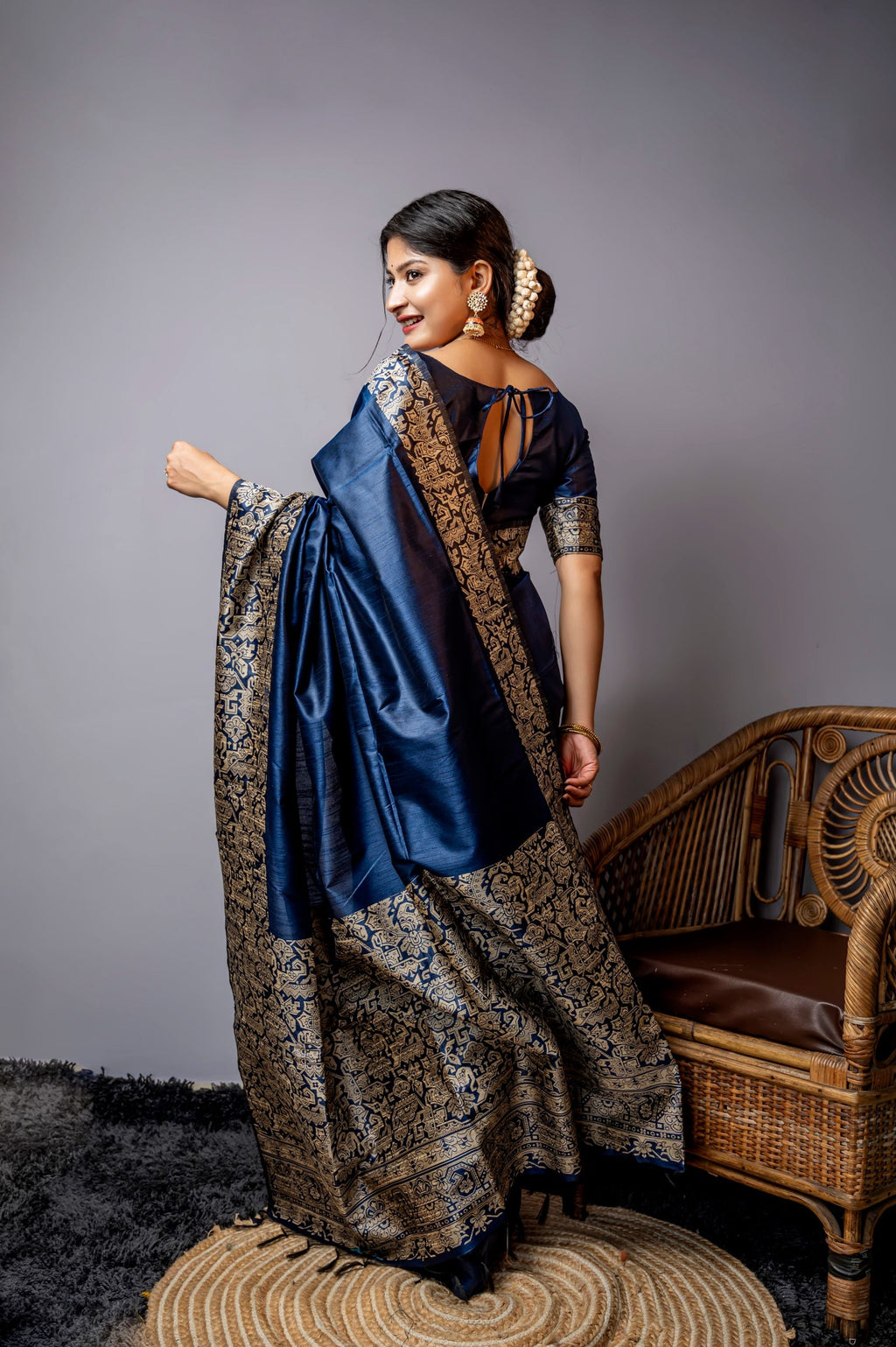 Navy Blue Handloom Raw Silk Weaving Designer Saree