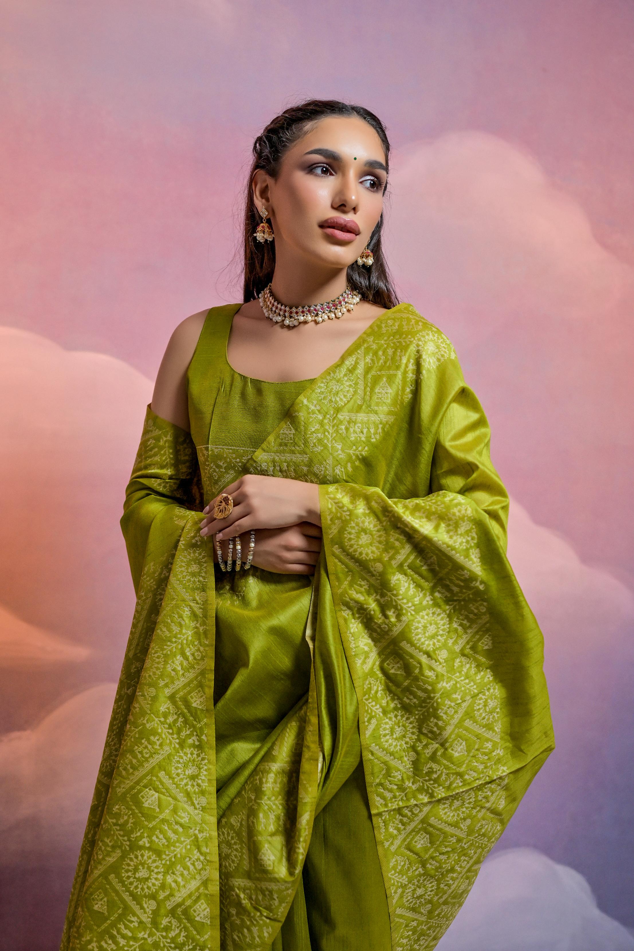 Mehendi Handloom Raw Silk Weaving Geometric Saree with Blouse