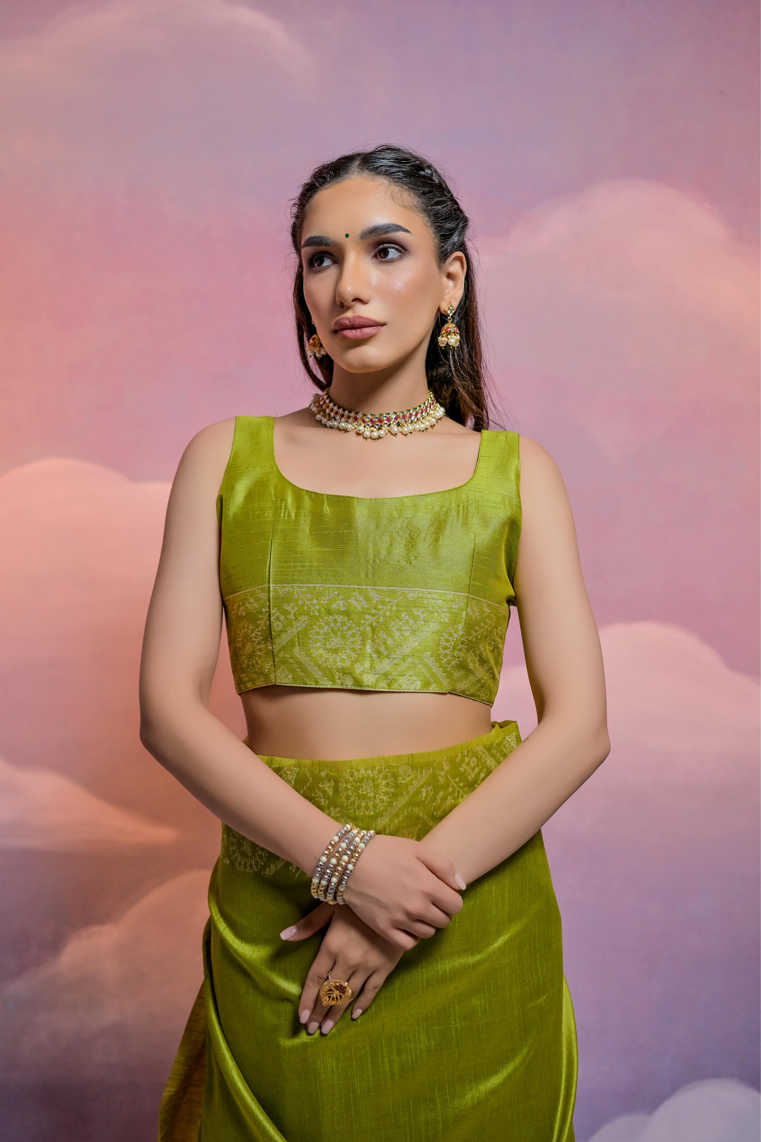 Mehendi Handloom Raw Silk Weaving Geometric Saree with Blouse