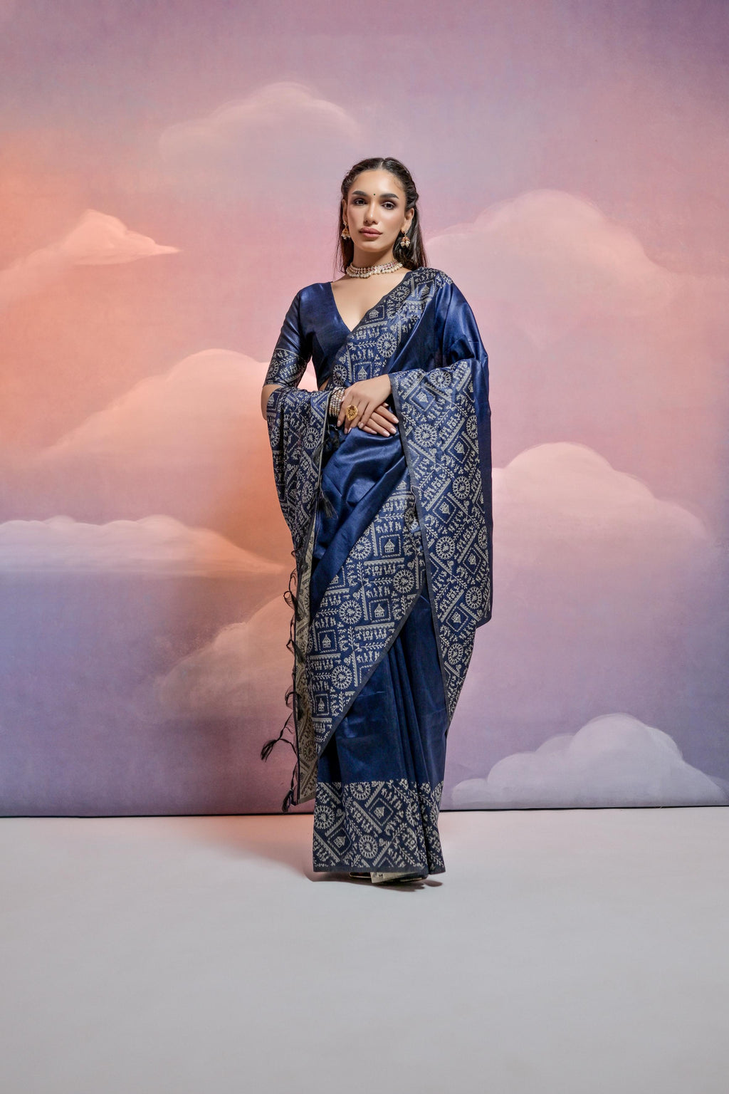 Navy Blue Handloom Raw Silk Saree with Elegant Weaving Detail