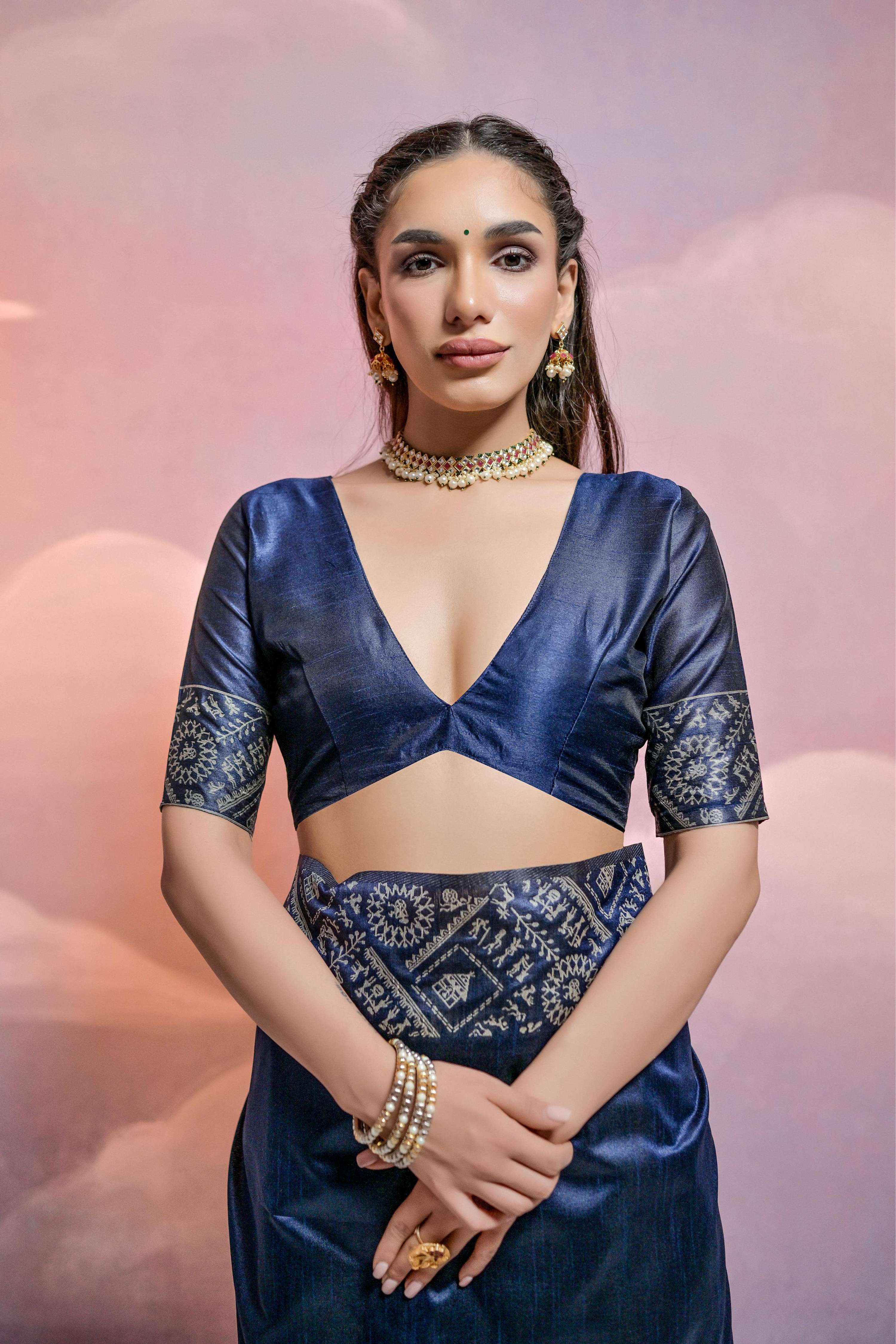 Navy Blue Handloom Raw Silk Saree with Elegant Weaving Detail