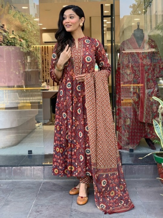 Women's Maroon Rayon Slub Floral Printed Straight Kurta Set