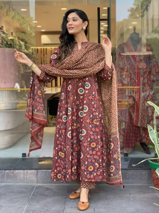 Women's Maroon Rayon Slub Floral Printed Straight Kurta Set