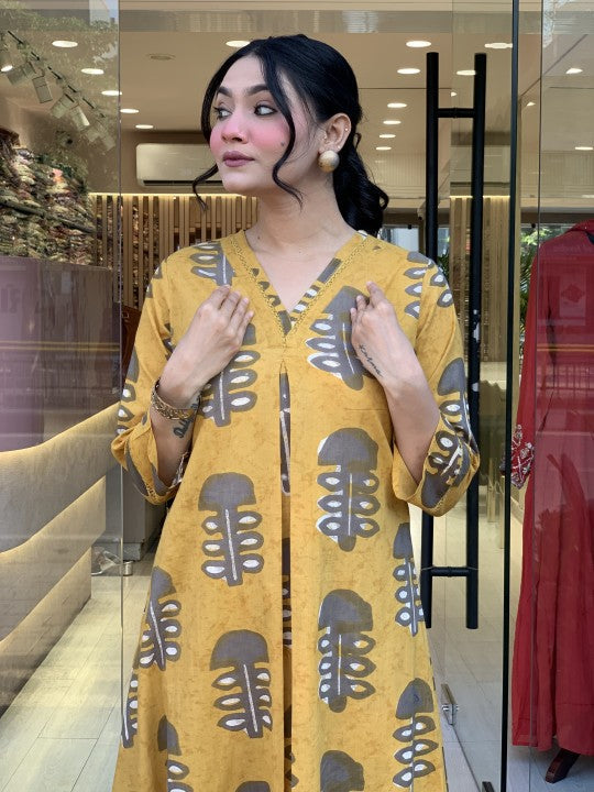 Women's Yellow Rayon Slub Straight Kurta Set with Printed Dupatta