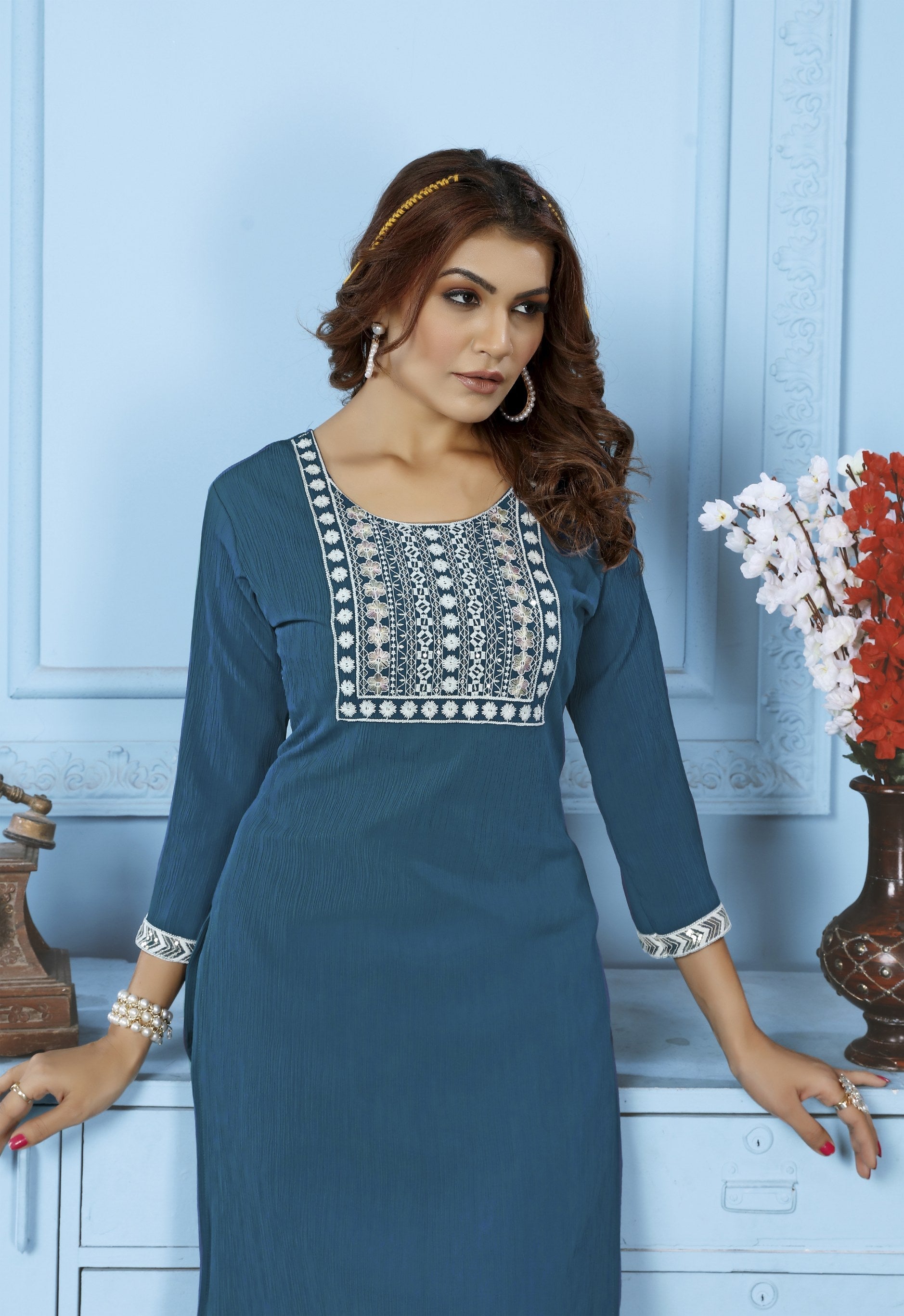 Women's Teal Rinkal Cotton Embroidered Straight Kurta with Bottom