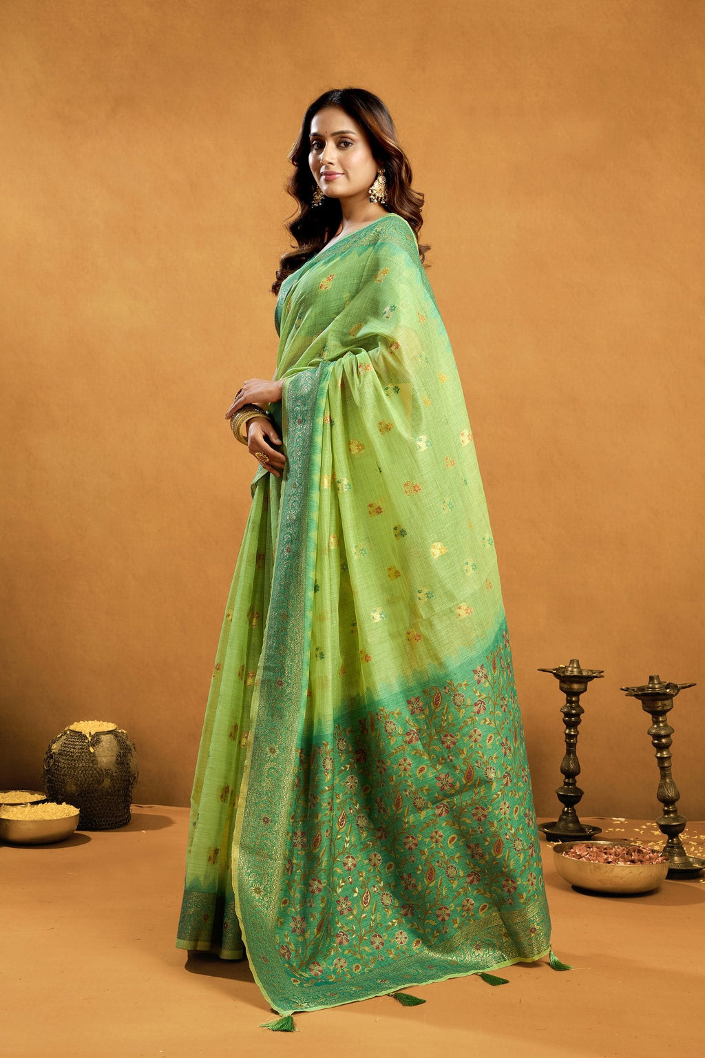 Women's Green Premium Spun Cotton Saree with Zari Woven Detail