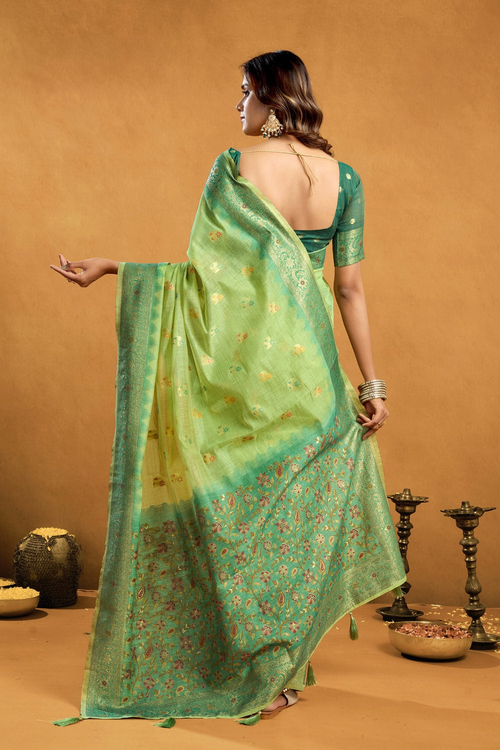 Women's Green Premium Spun Cotton Saree with Zari Woven Detail