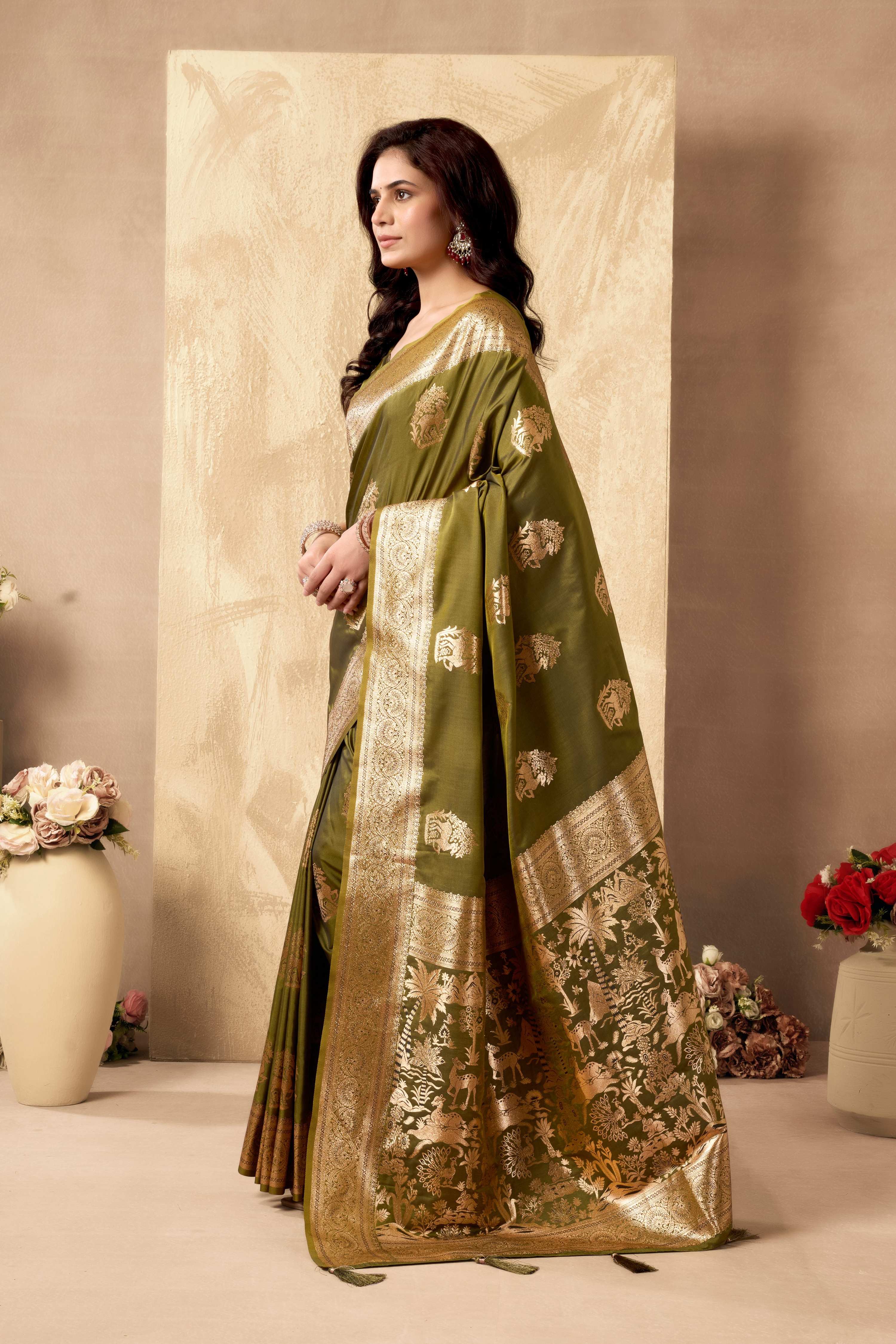 Mehendi Silk Zari Woven Saree with Matching Blouse Piece