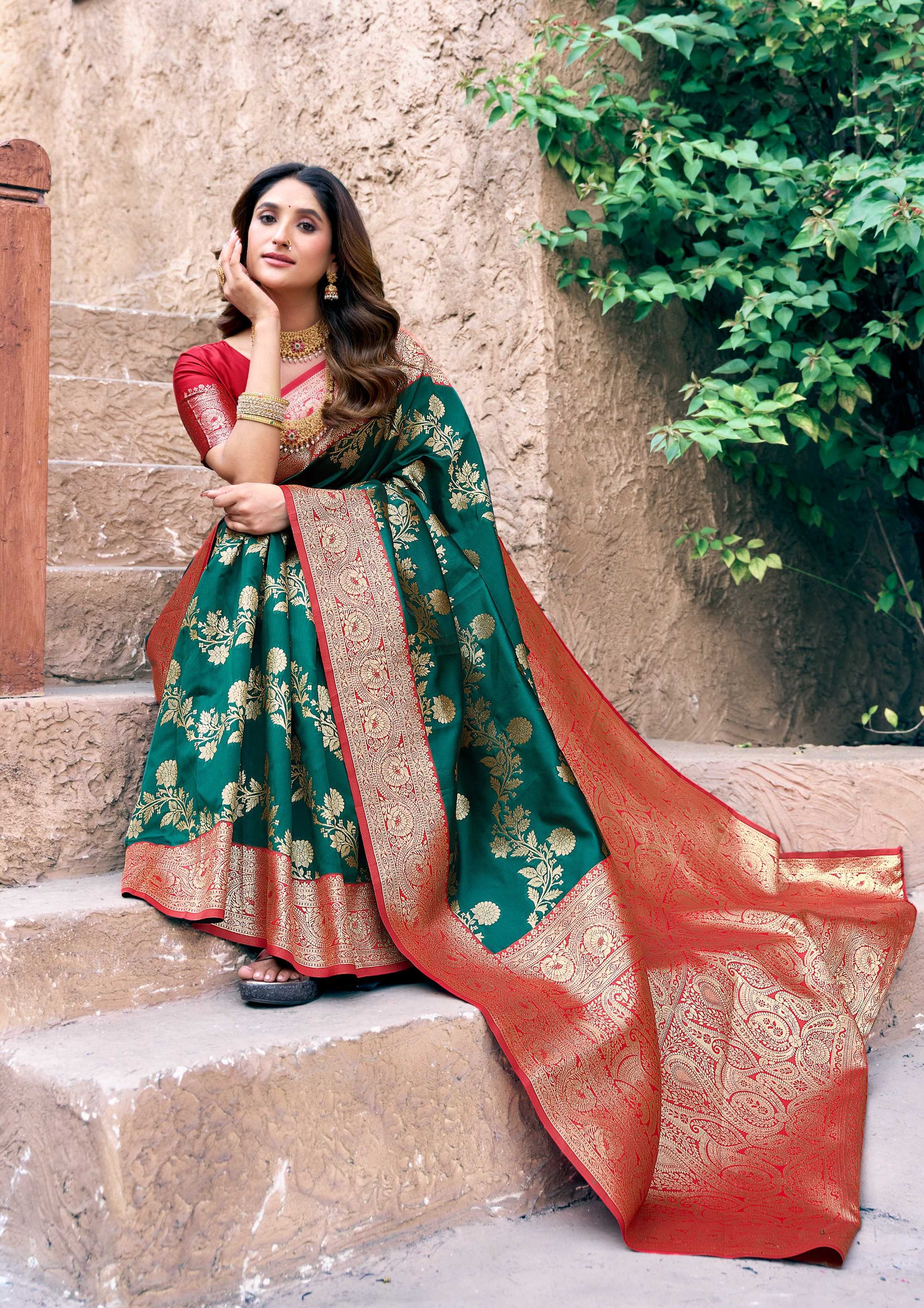 Bottle Green Silk Saree with Zari Woven Border and Blouse Piece