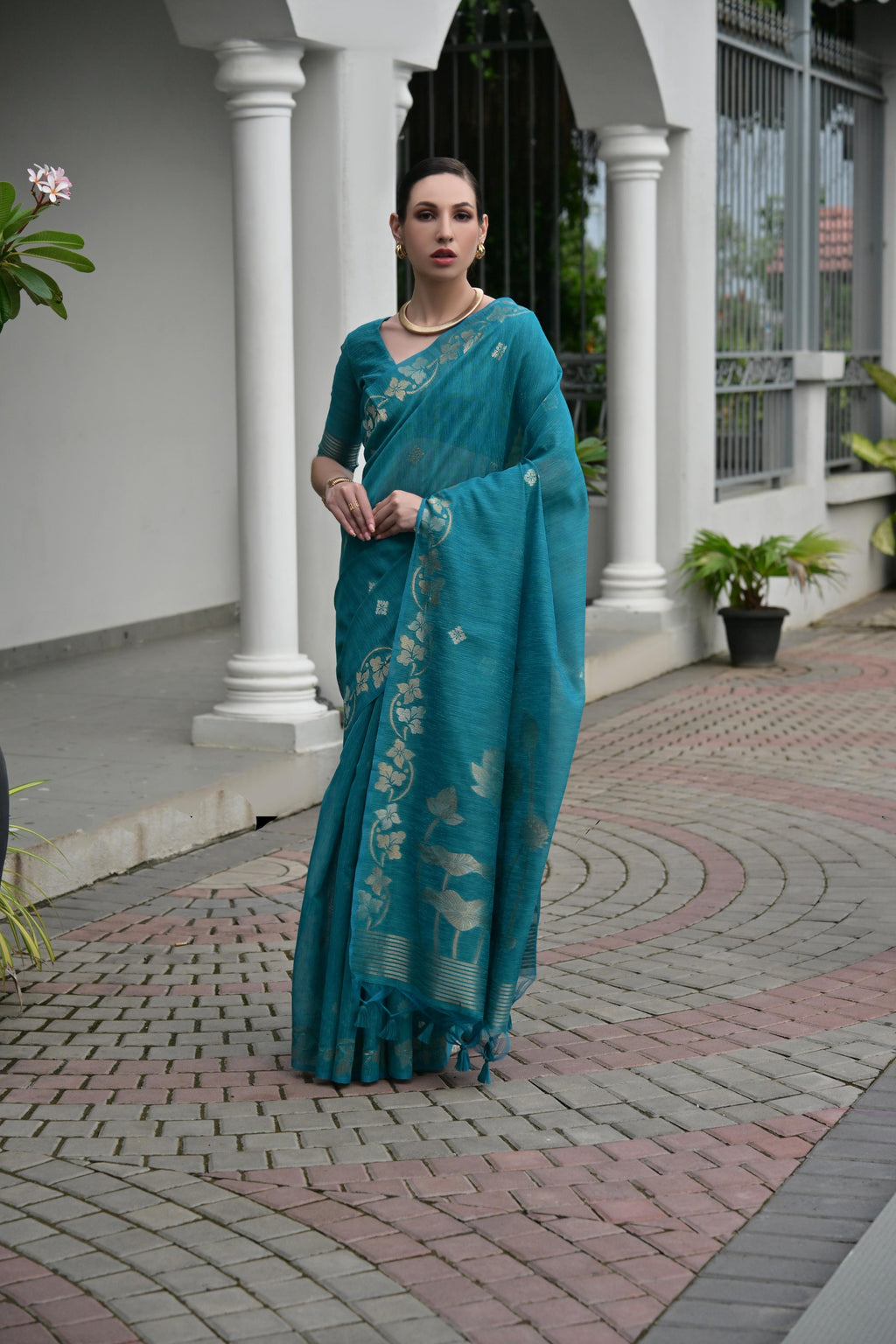 Women's Firozi Soft Jute Linen Silk Zari Woven Saree with Blouse