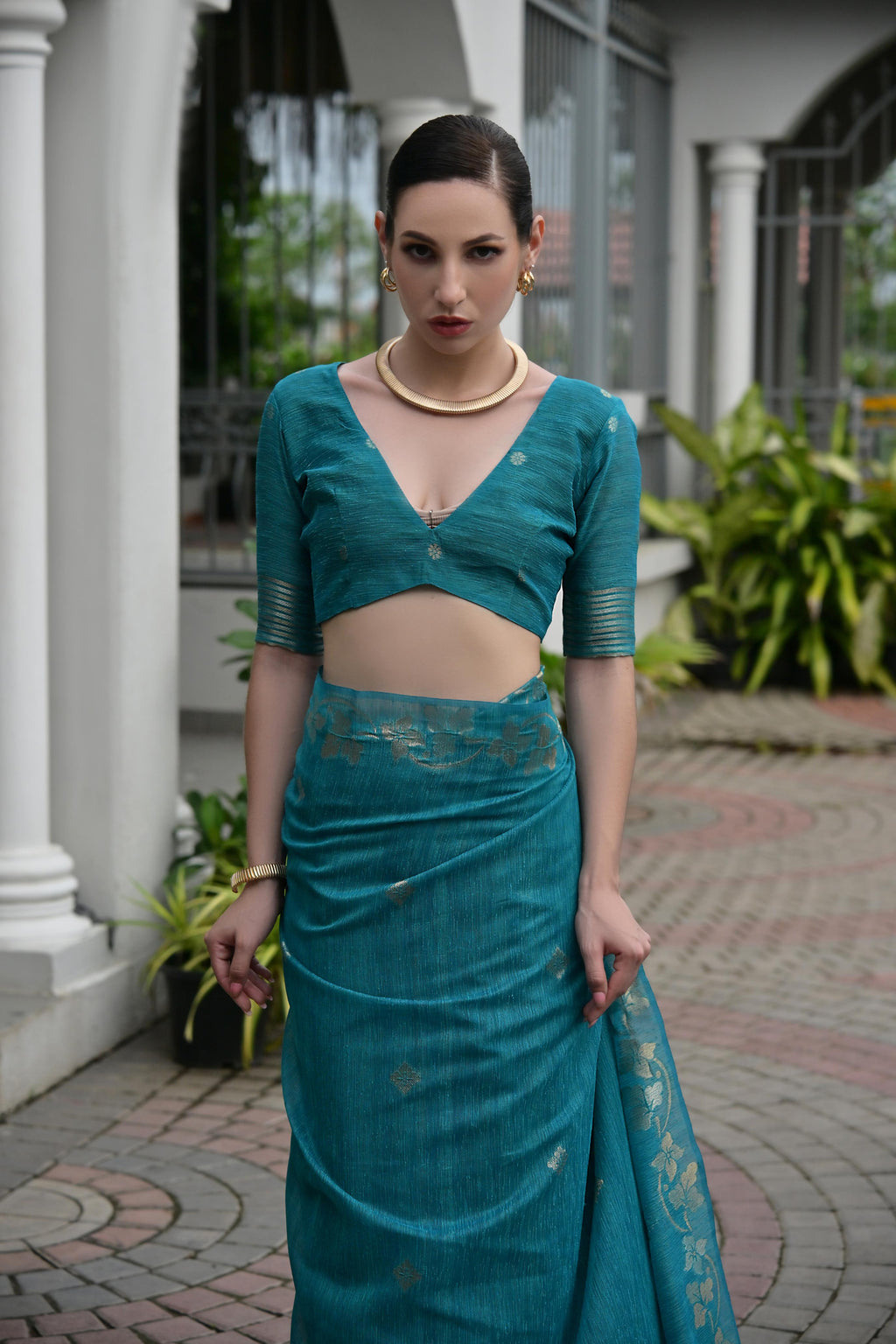 Women's Firozi Soft Jute Linen Silk Zari Woven Saree with Blouse
