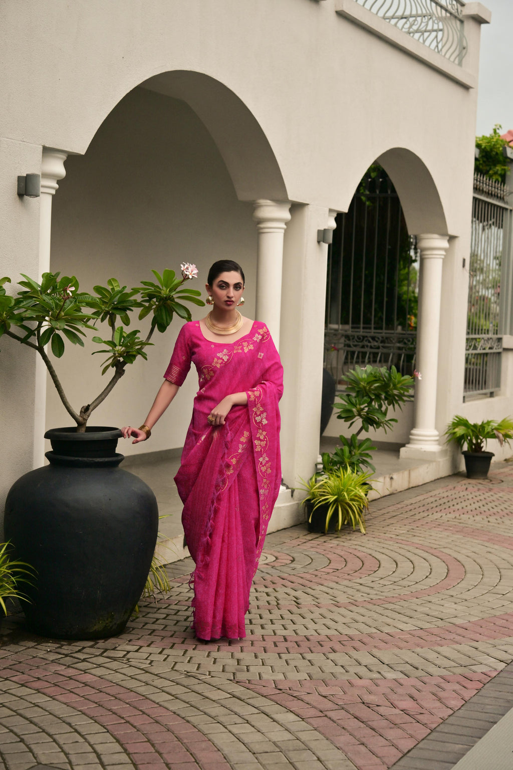Pink Soft Jute Linen Silk saree with Zari woven border and blouse piece