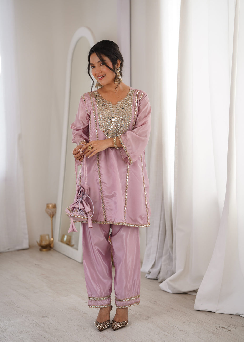 Baby Pink HO Silk Embroidered Kurta Set with Designer Batwa Bag