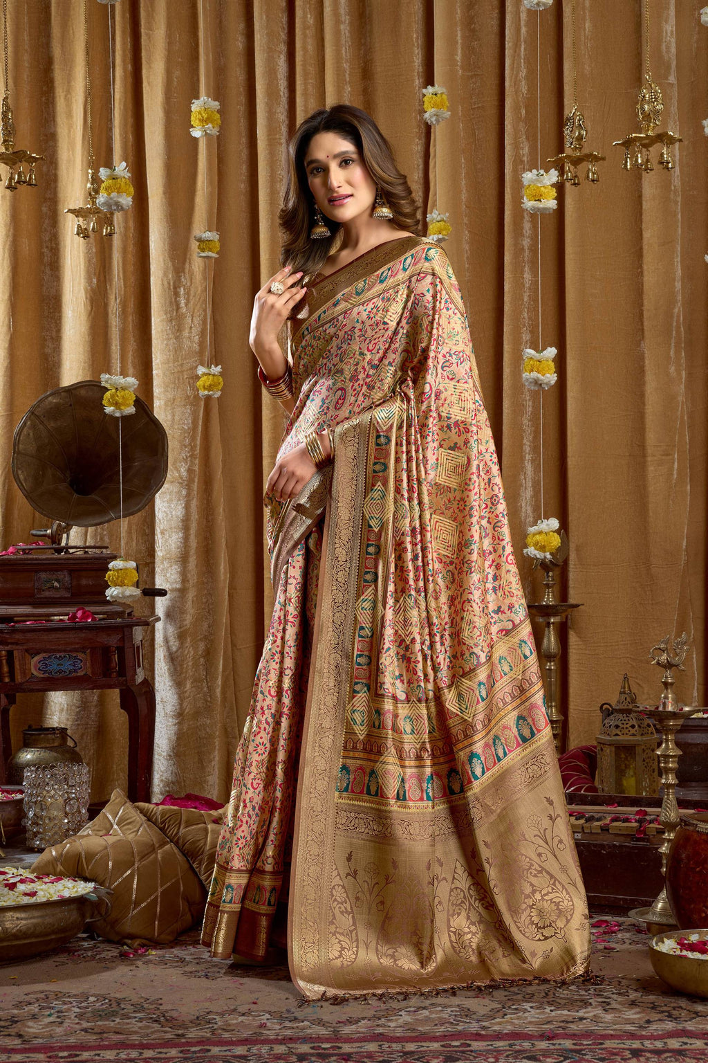 Cream Banarasi Digital Cluster Print Saree with Blouse