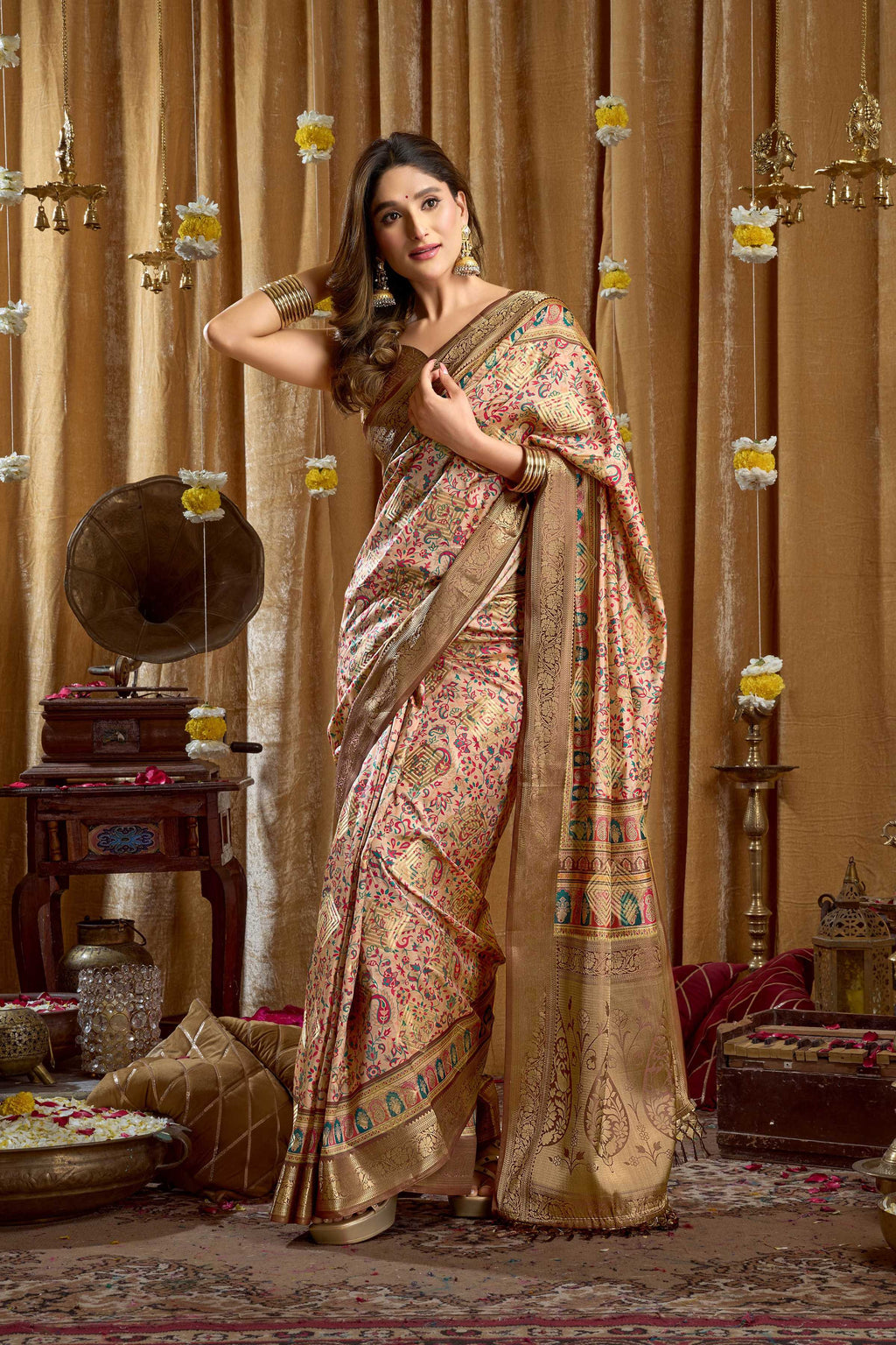 Cream Banarasi Digital Cluster Print Saree with Blouse