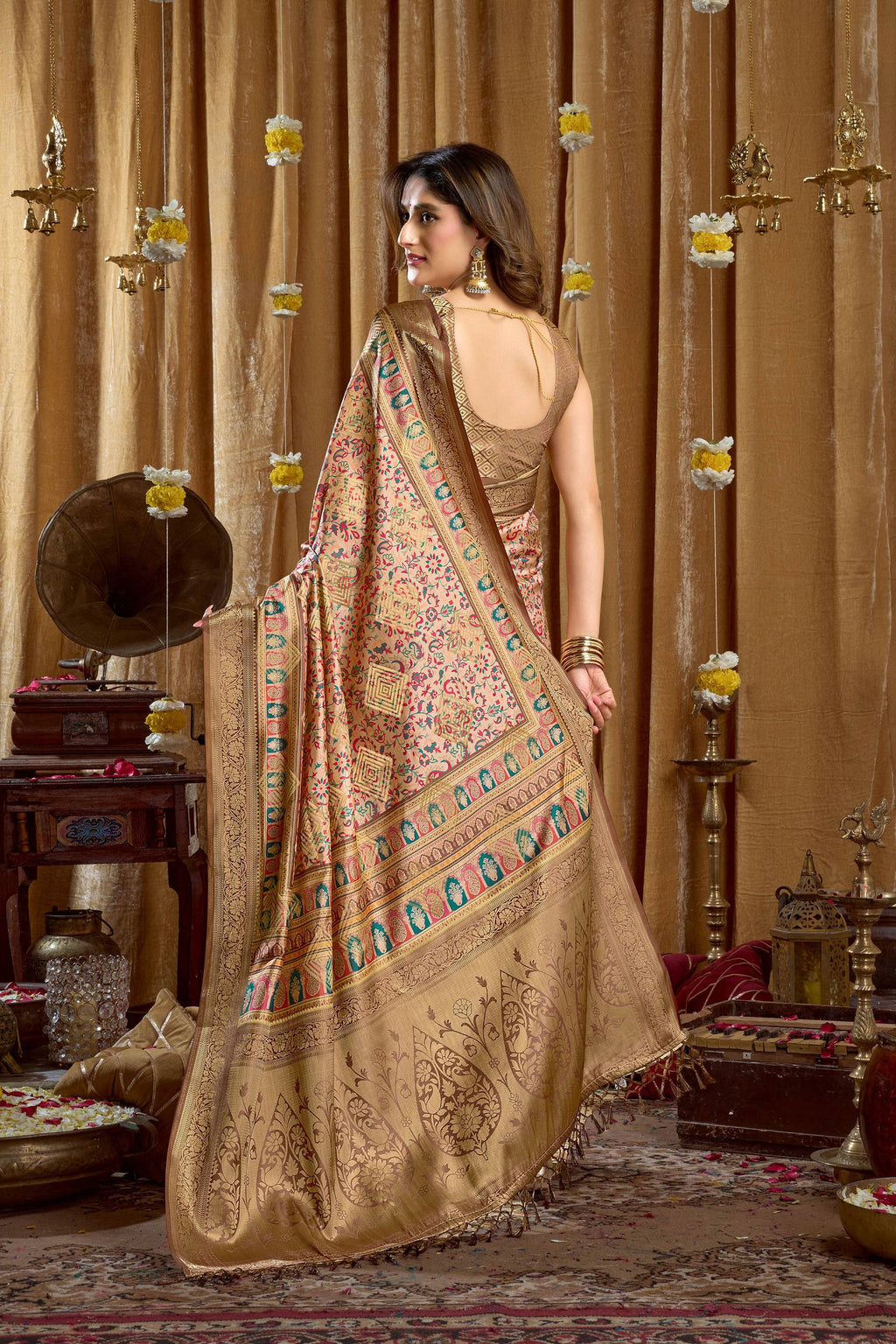 Cream Banarasi Digital Cluster Print Saree with Blouse