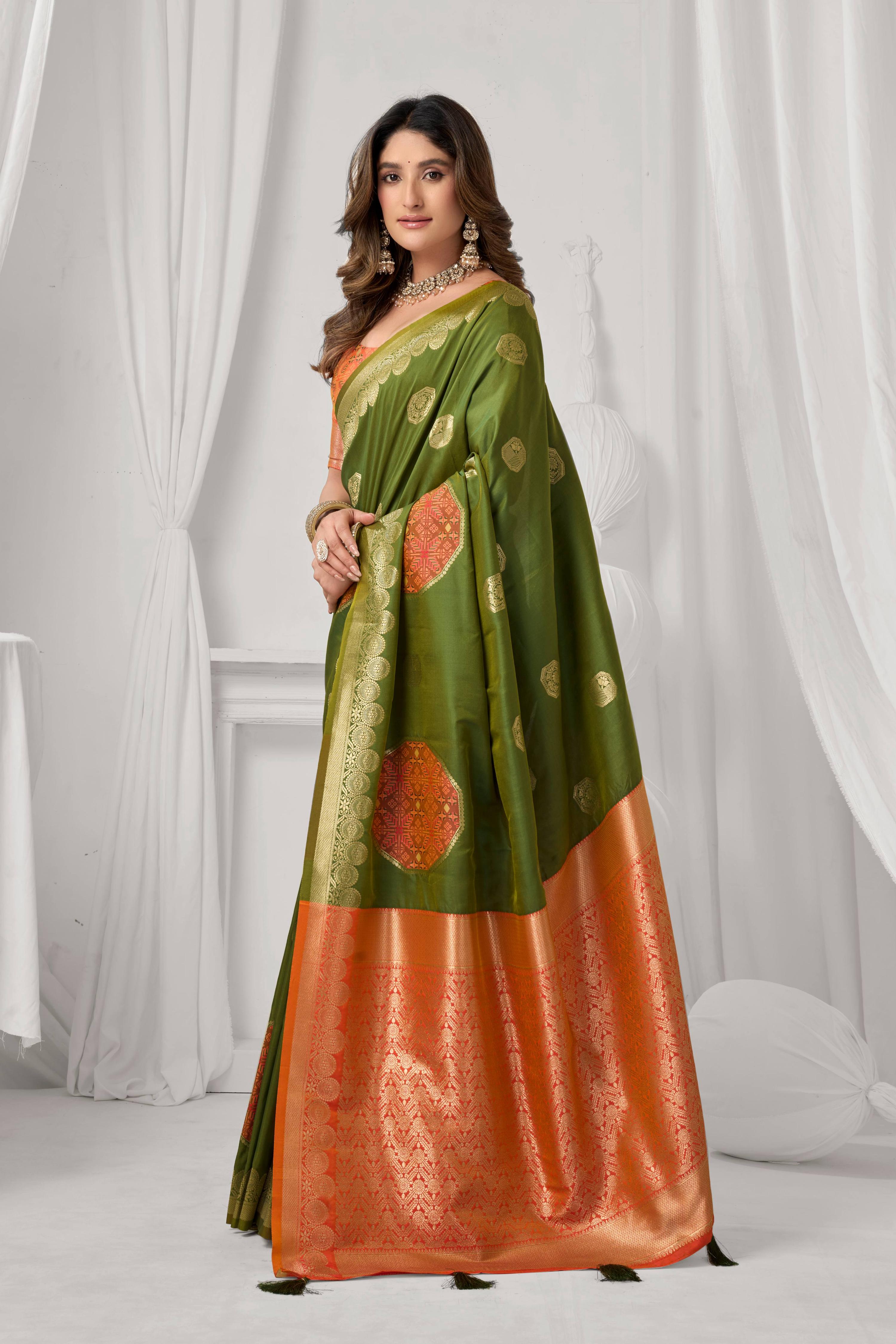 Green Soft Silk Zari Woven Saree for Festive Occasions