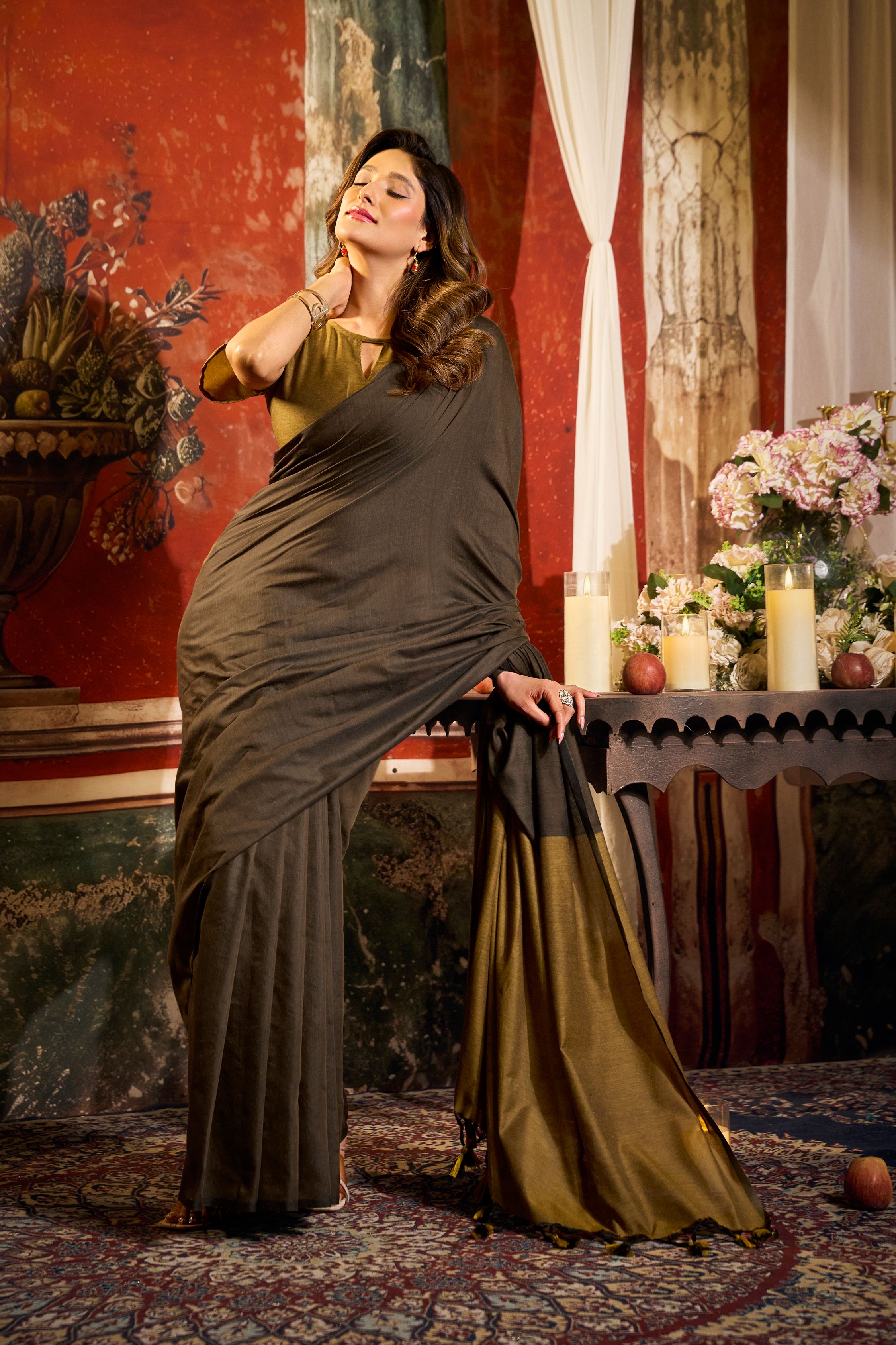 Women's Coffee Cotton Contrast Pallu Saree with Fancy Tassels