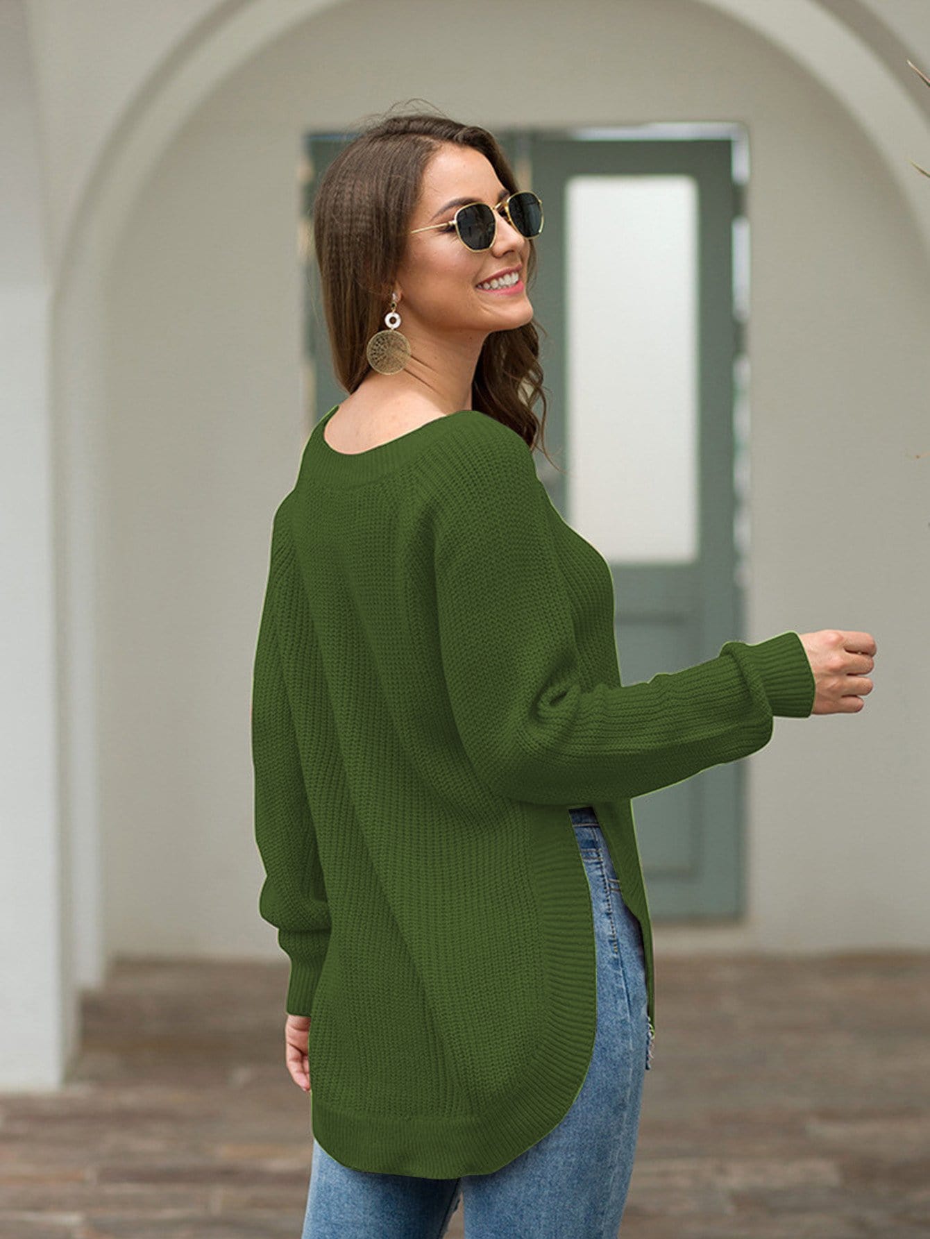 Women's Rust Rounded Hem Long Sleeve Chunky Knit Sweater - Image 24