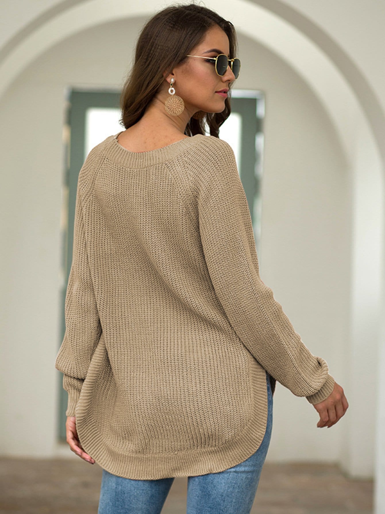 Women's Rust Rounded Hem Long Sleeve Chunky Knit Sweater - Image 7