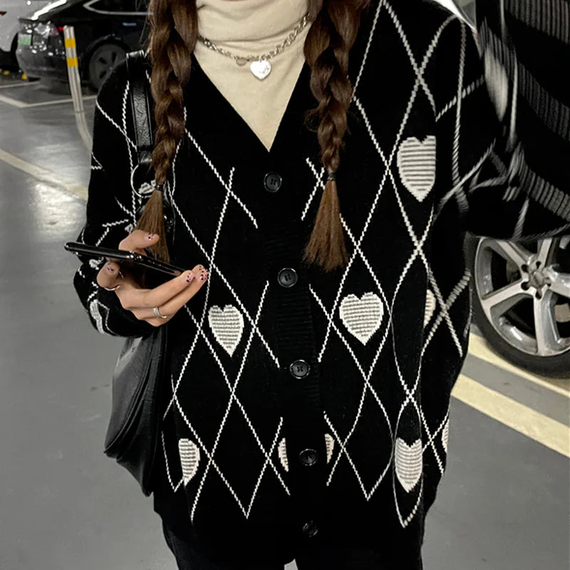 Women's Heart Jacquard Loose Sweater in Black