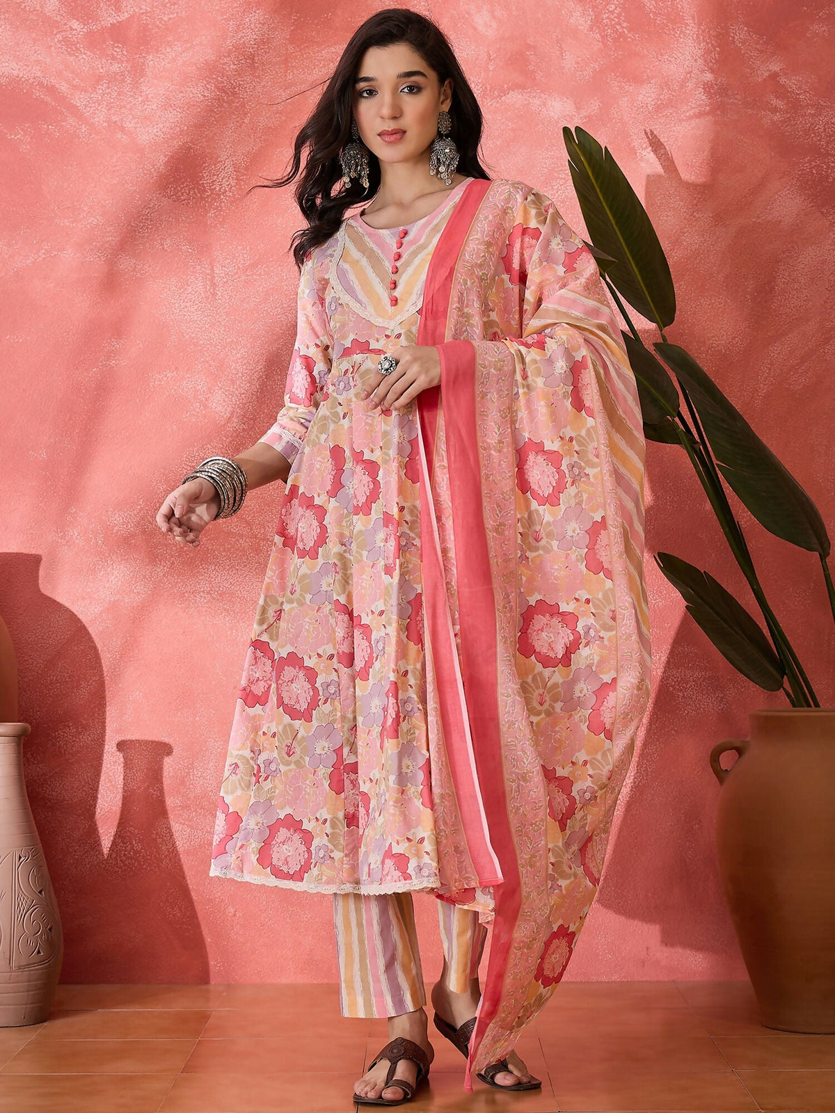 Feminine pink printed pure cotton kurta set, perfect for everyday ethnic fashion.