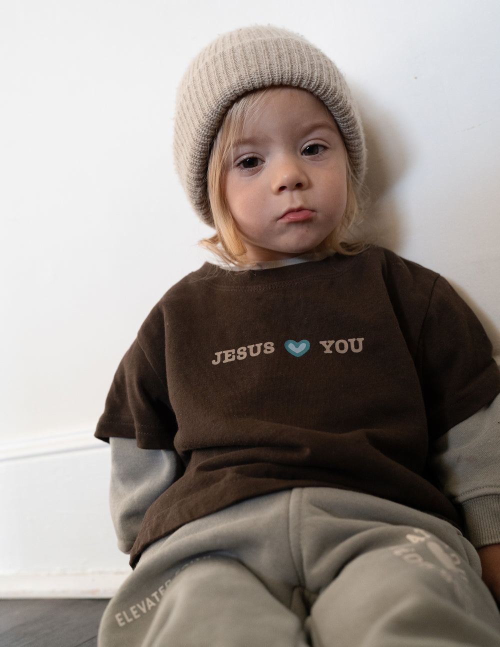 Kids Jesus Loves You Cotton Graphic Tee – Brown & Multi-Color