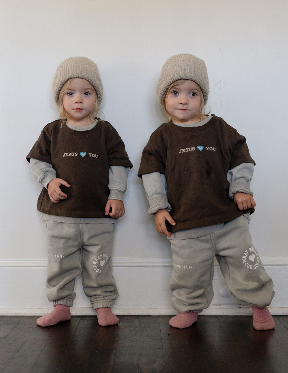 Kids Jesus Loves You Cotton Graphic Tee – Brown & Multi-Color