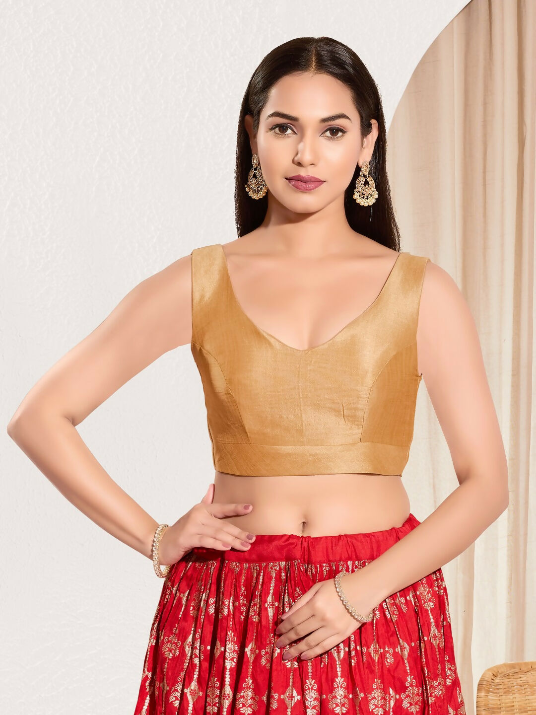 Gold mulberry silk sleeveless padded blouse with round neckline