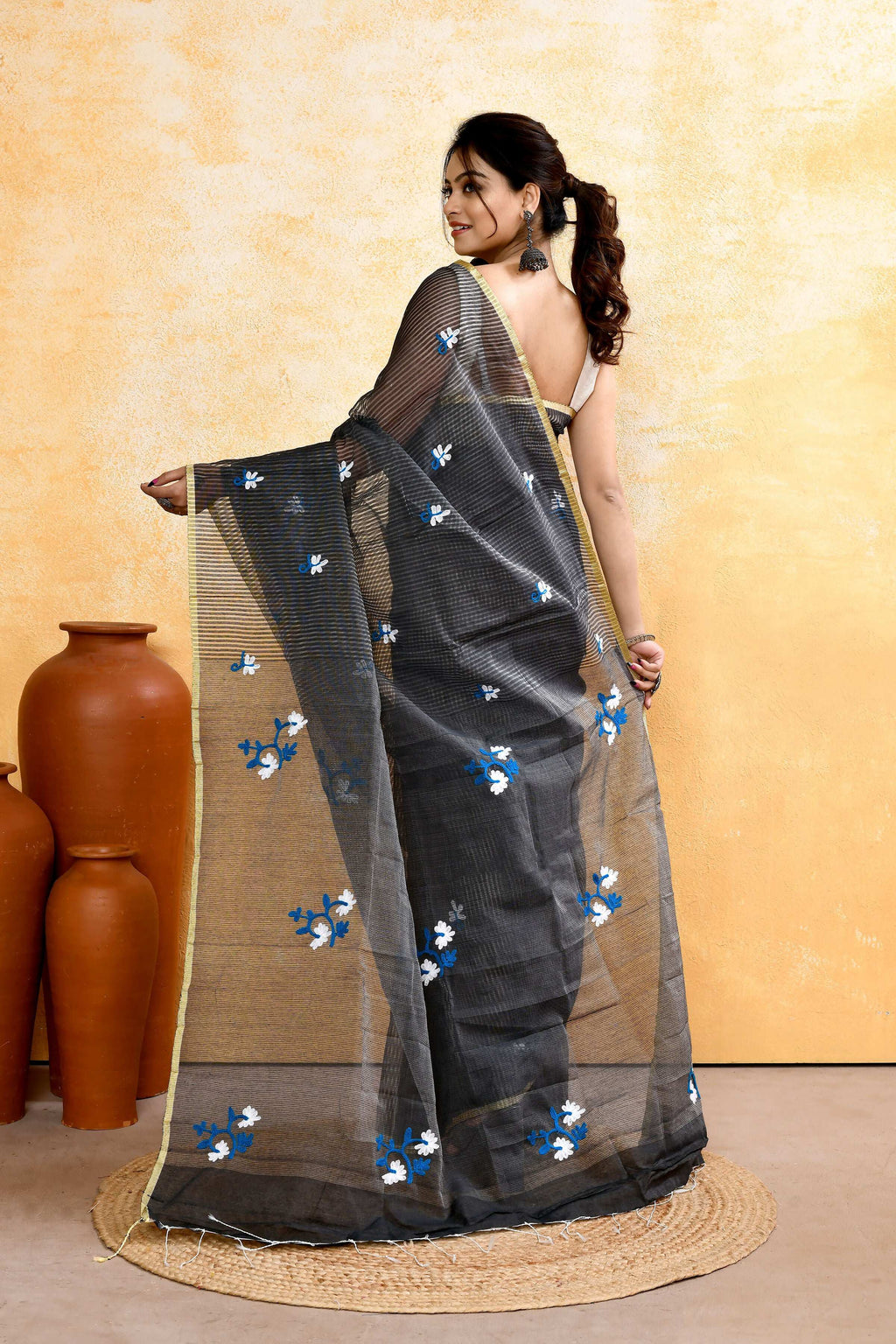 Women's Grey Embellished Cotton Blend Embroidery Saree