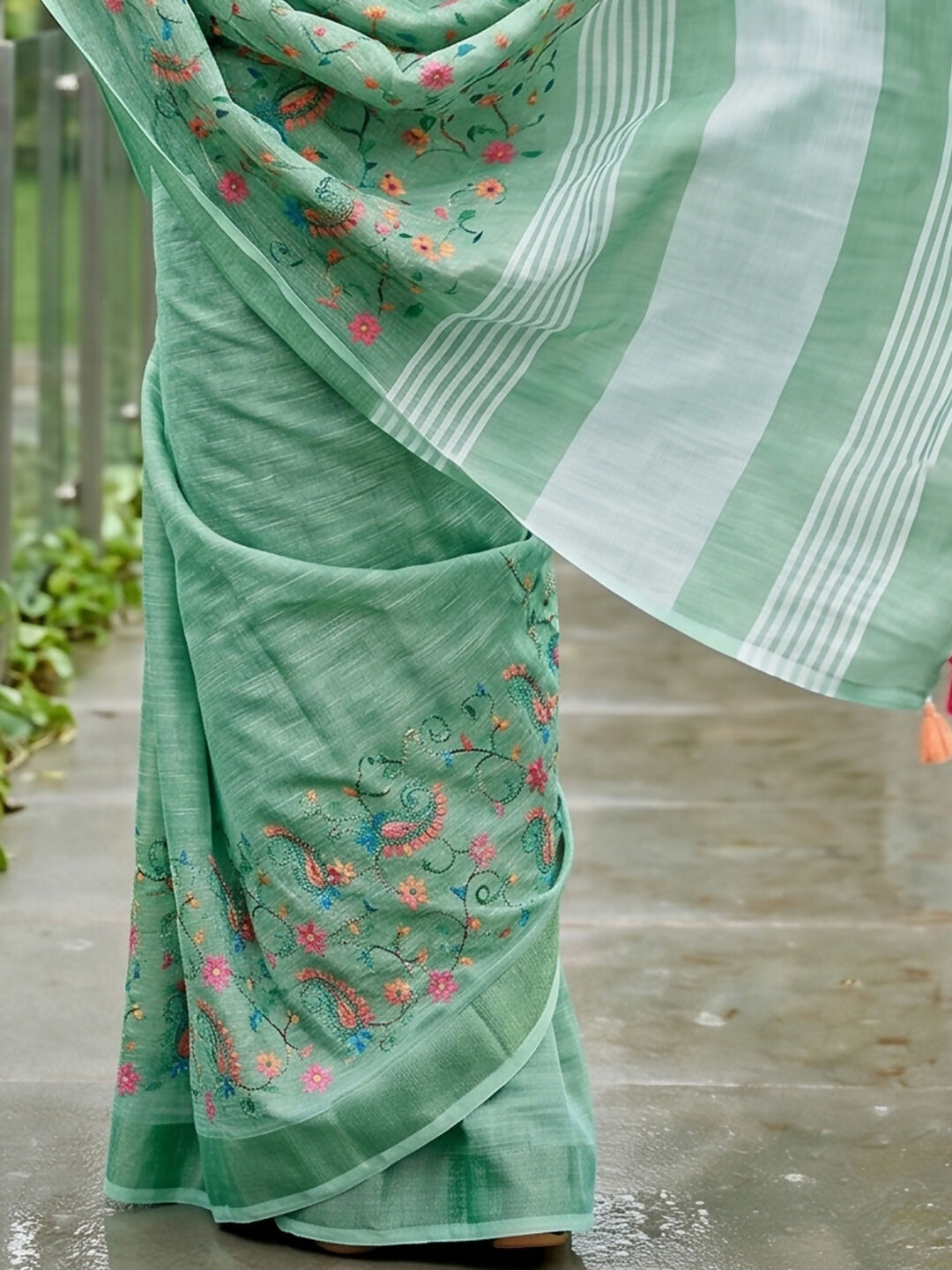 Sea Green Linen Saree with Coordinating Blouse Piece