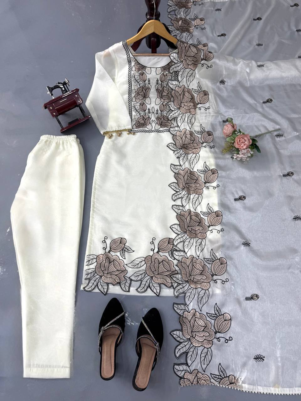Off White Art Silk Thread Work Designer Salwar Suit Set