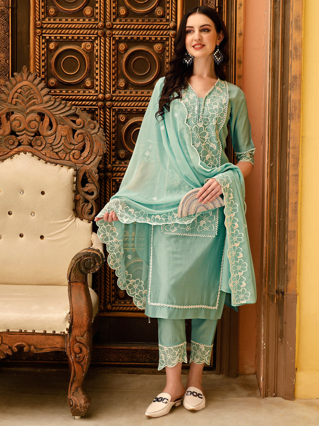 Green Pakistani embroidered kurta with matching pants and embroidered dupatta