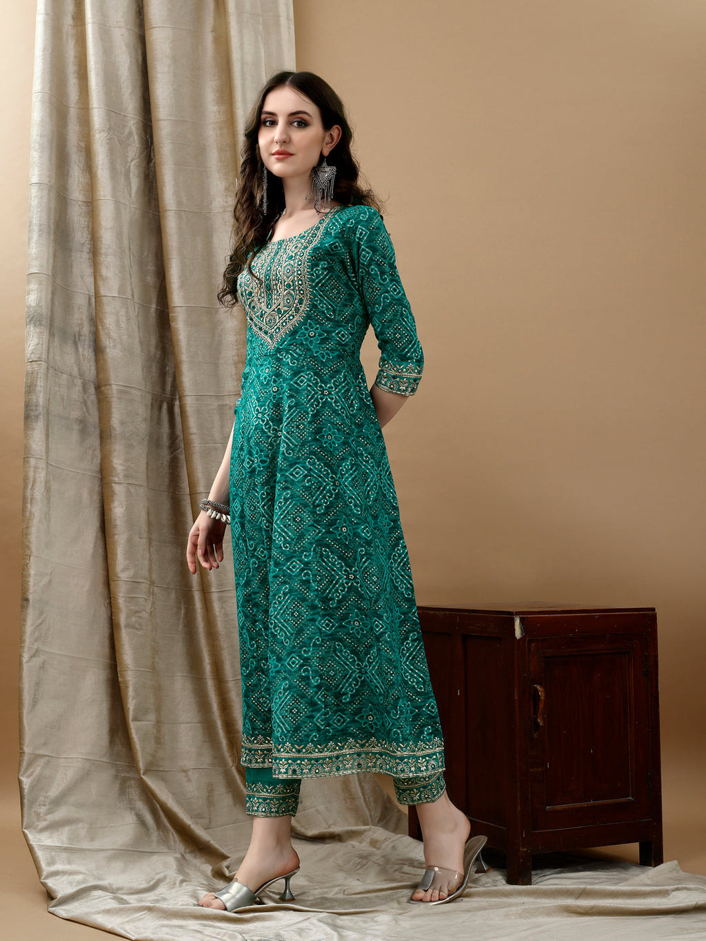 Green Flared Kurta Set with Bandhani Print and Dupatta