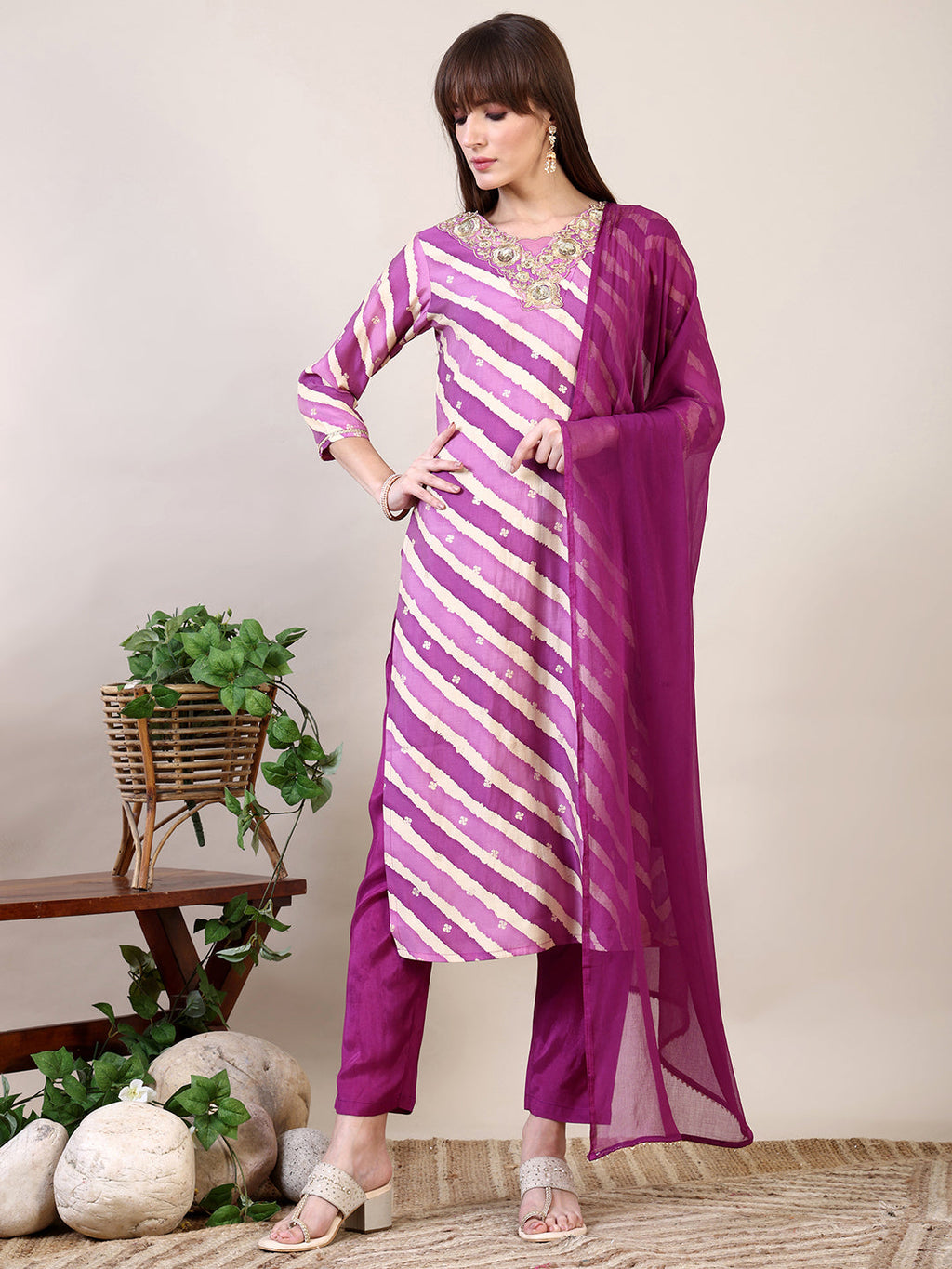 Pink Chanderi kurta with leheriya print and embroidery