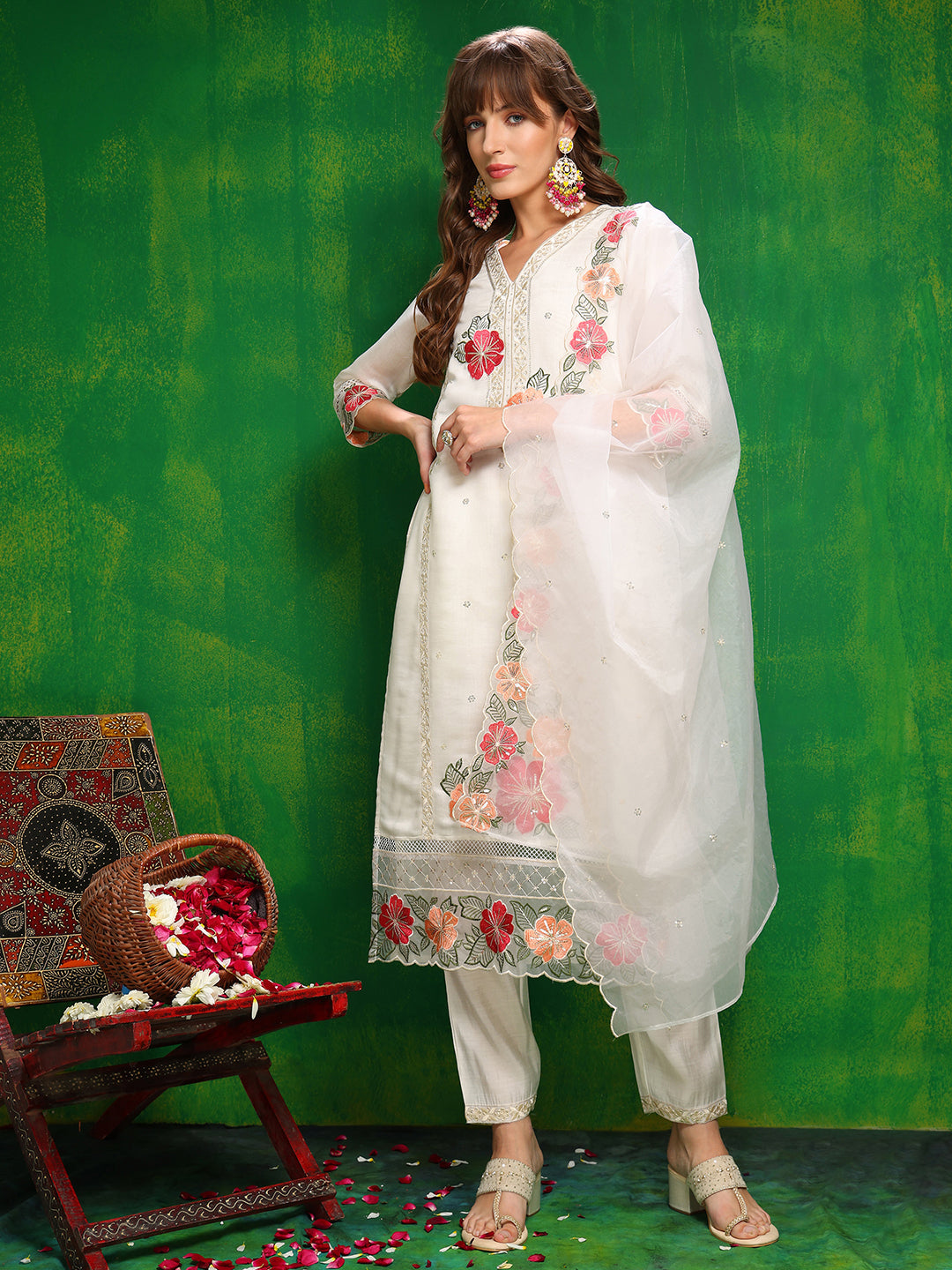 White Chanderi Kurta Set with Sequins and Thread Embroidery