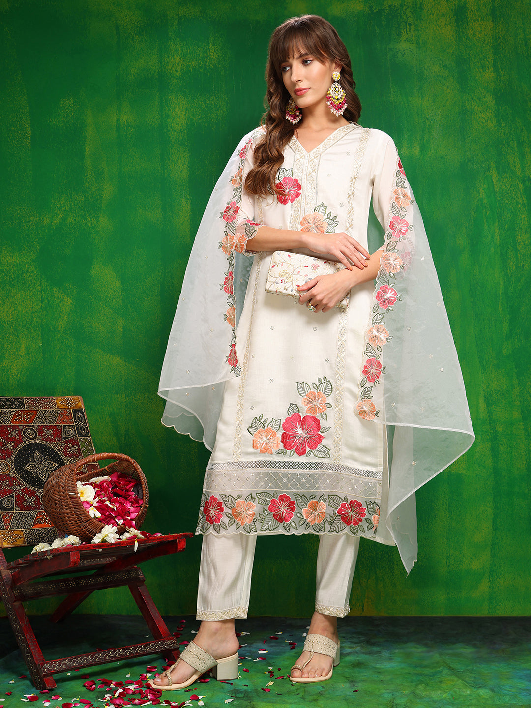 White Chanderi Kurta Set with Sequins and Thread Embroidery
