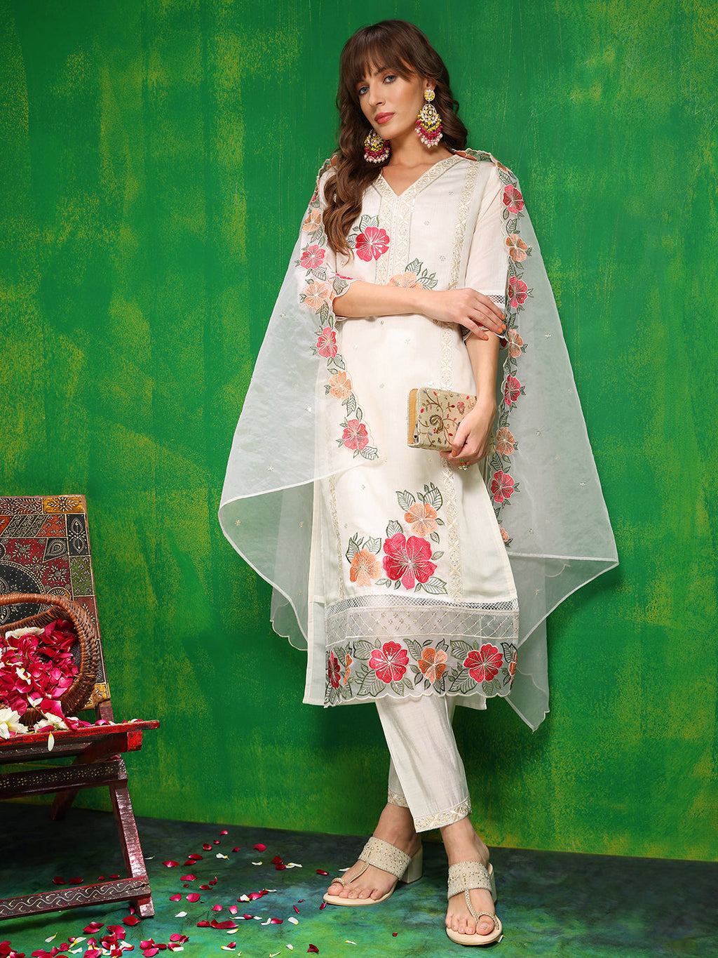 White Chanderi Kurta Set with Sequins and Thread Embroidery