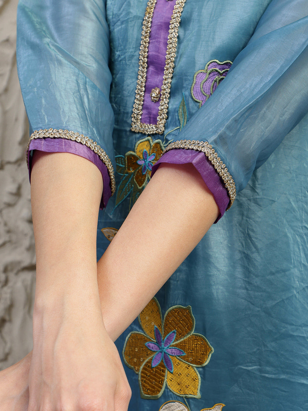 Blue Hand Embroidered Silk-Blend Kurta Set with Dual Toned Dupatta