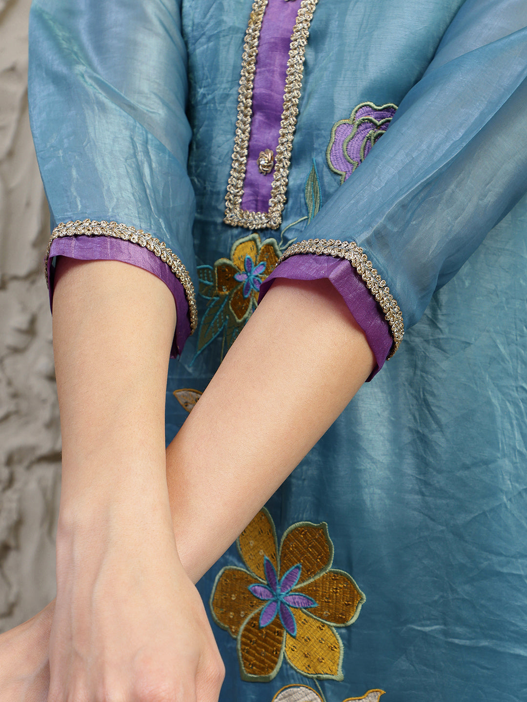 Blue Hand Embroidered Silk-Blend Kurta Set with Dual Toned Dupatta