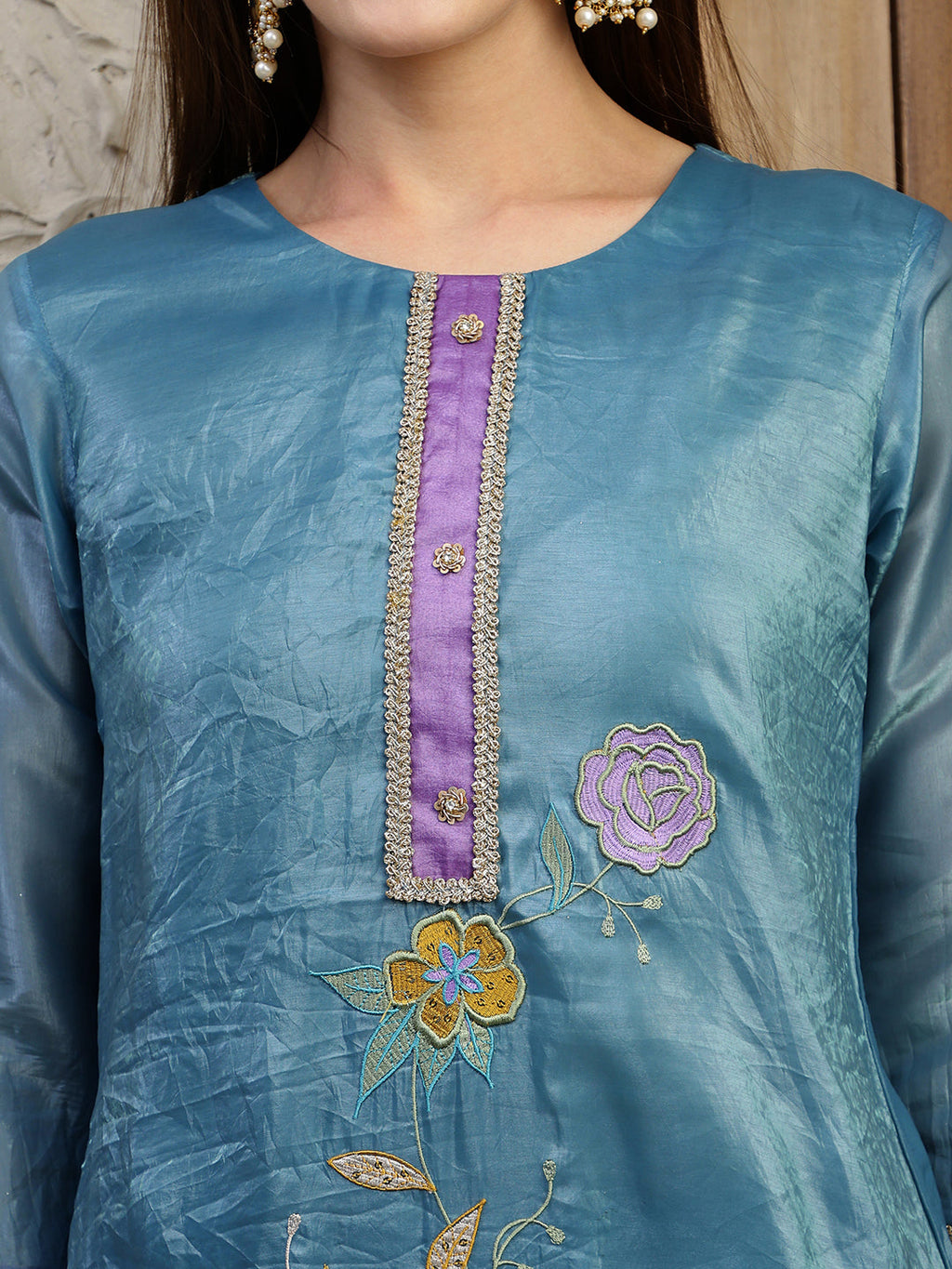 Blue Hand Embroidered Silk-Blend Kurta Set with Dual Toned Dupatta