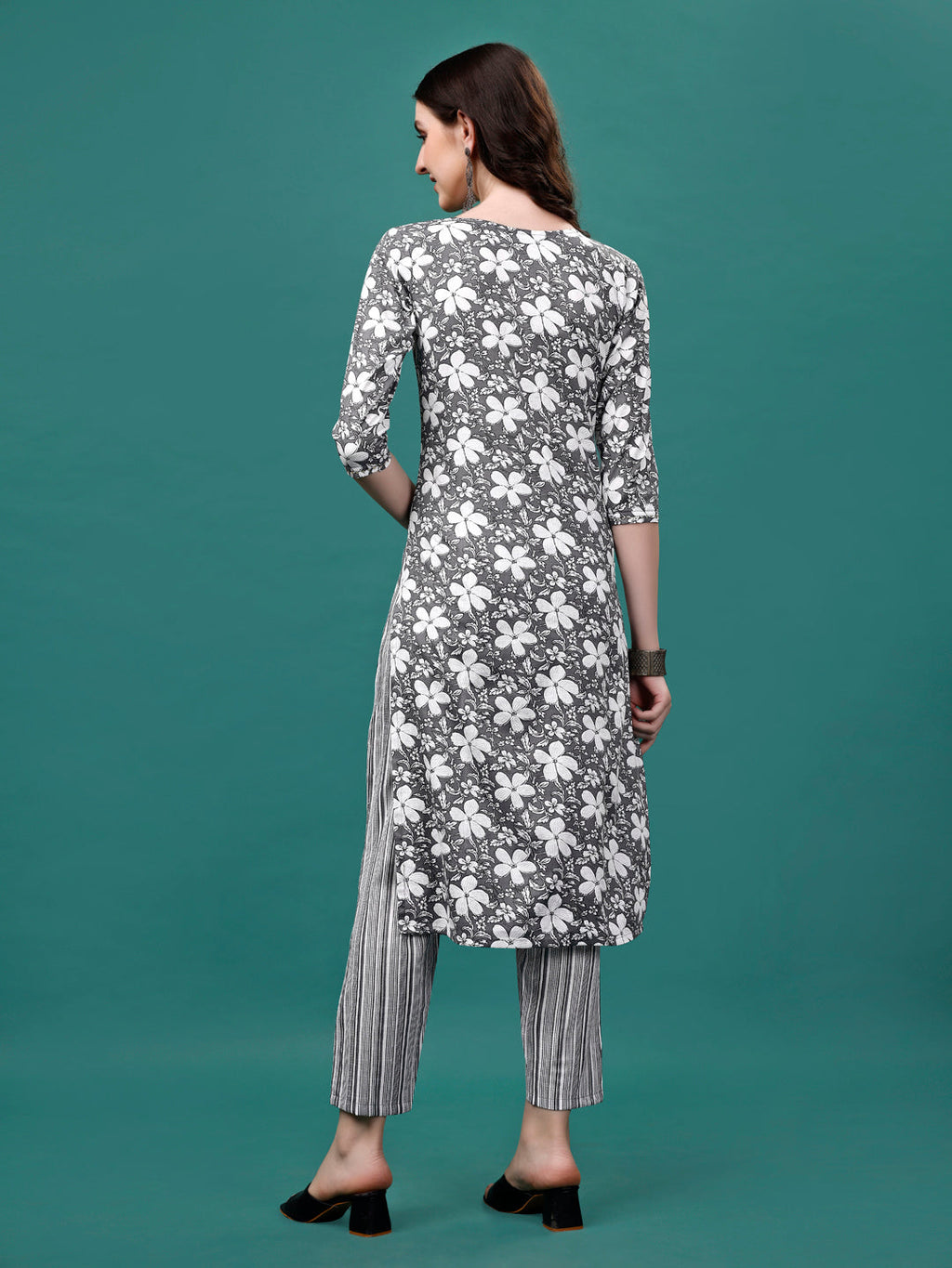 Multicolor Floral Printed Kurta Set with Pant and Dupatta